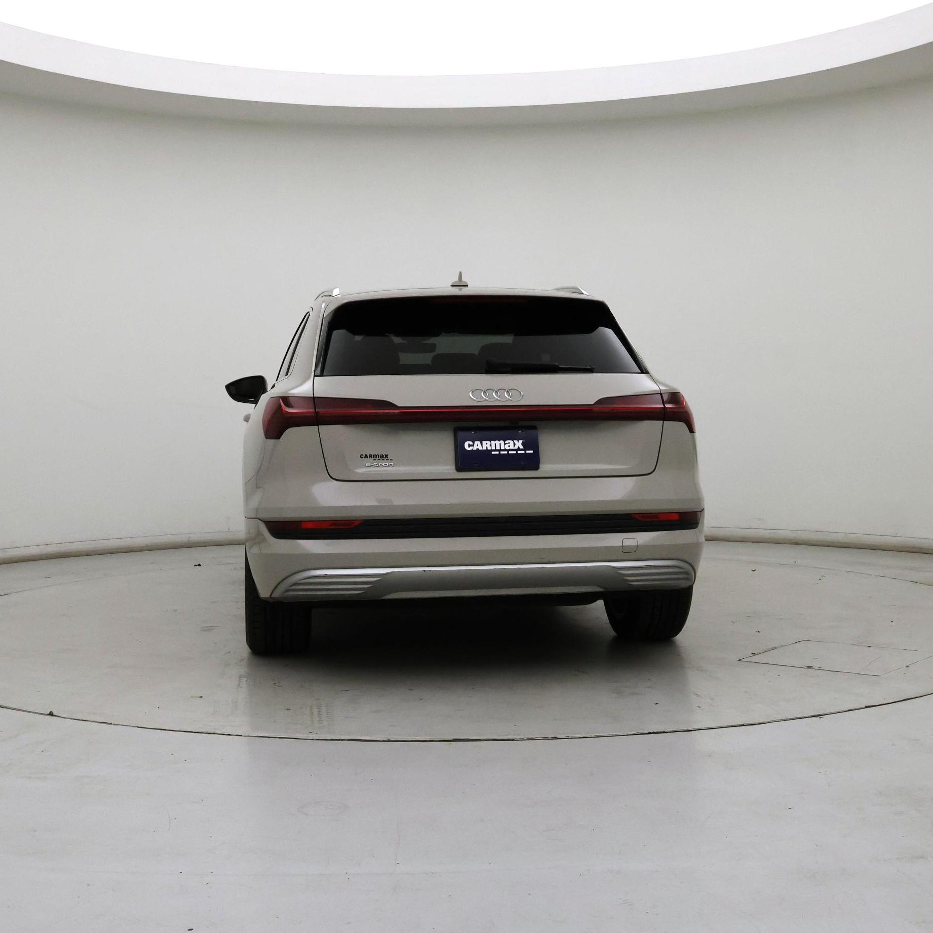 Thumbnail: 2019 Audi e-tron - 6