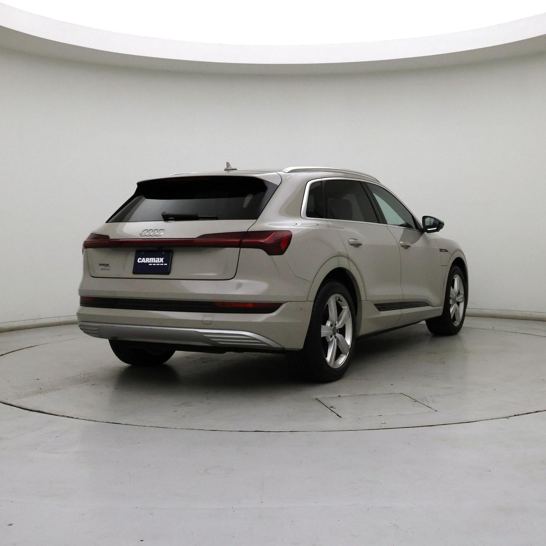 Thumbnail: 2019 Audi e-tron - 8