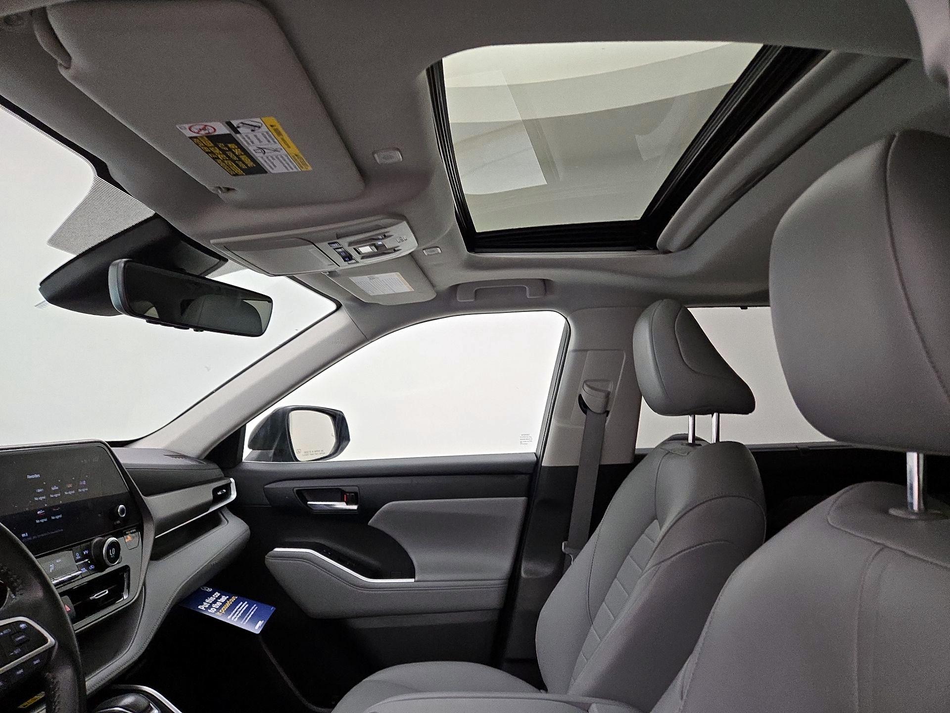 Thumbnail: 2023 Toyota Highlander - 19