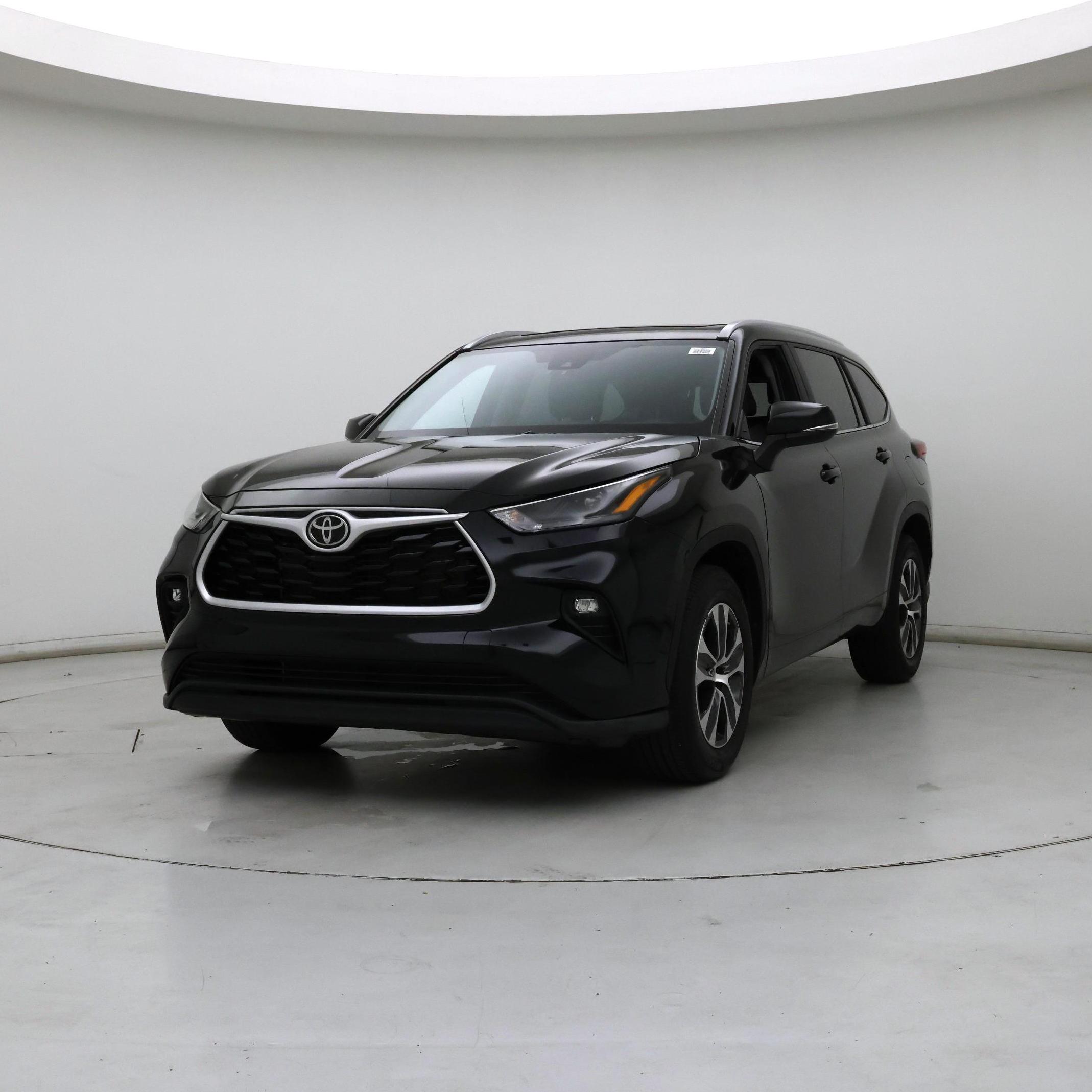 Thumbnail: 2023 Toyota Highlander - 4
