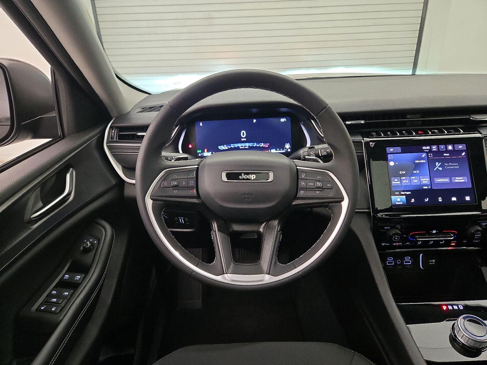 Thumbnail: 2023 Jeep Grand Cherokee - 10