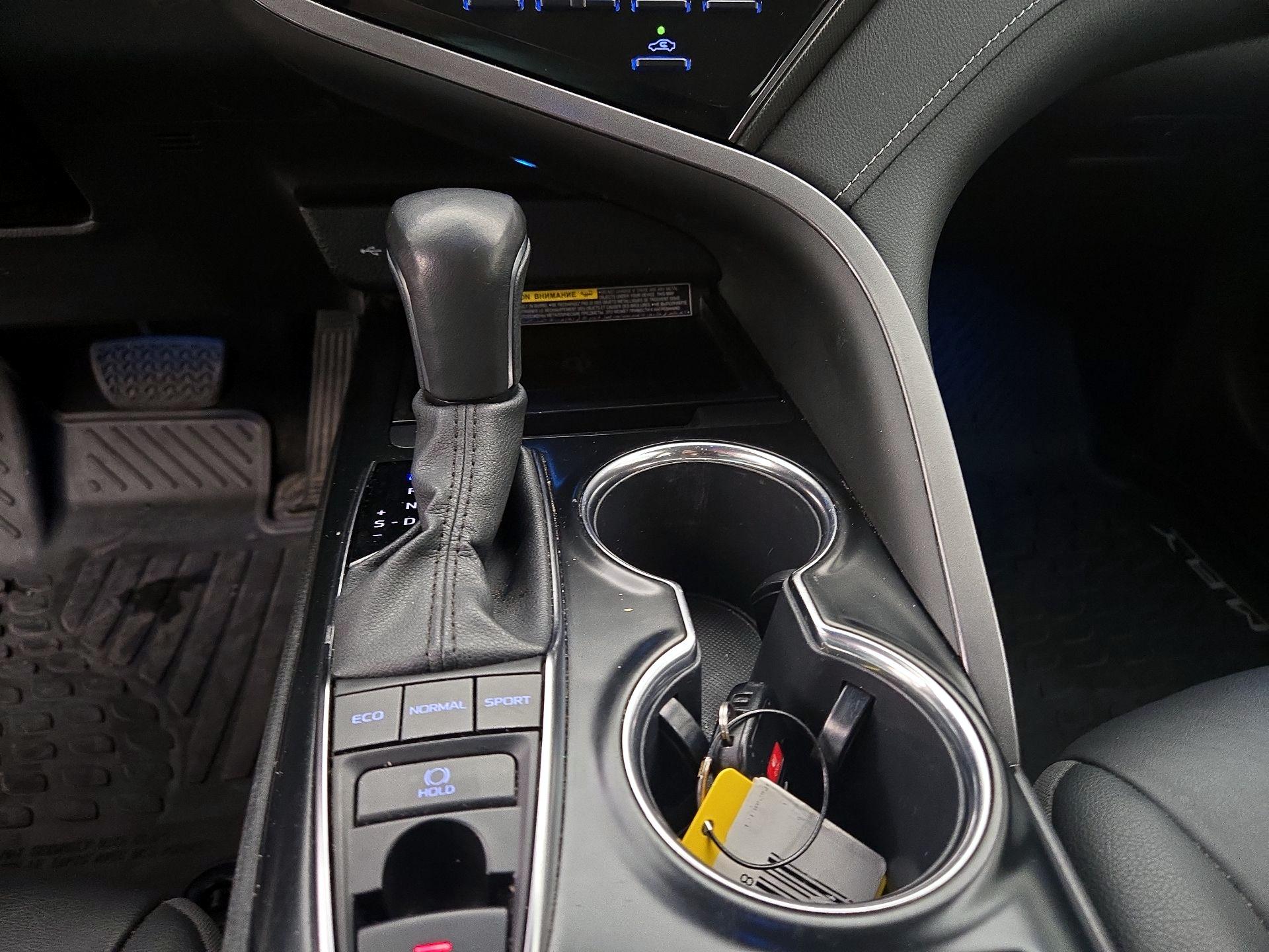 Thumbnail: 2020 Toyota Camry - 17