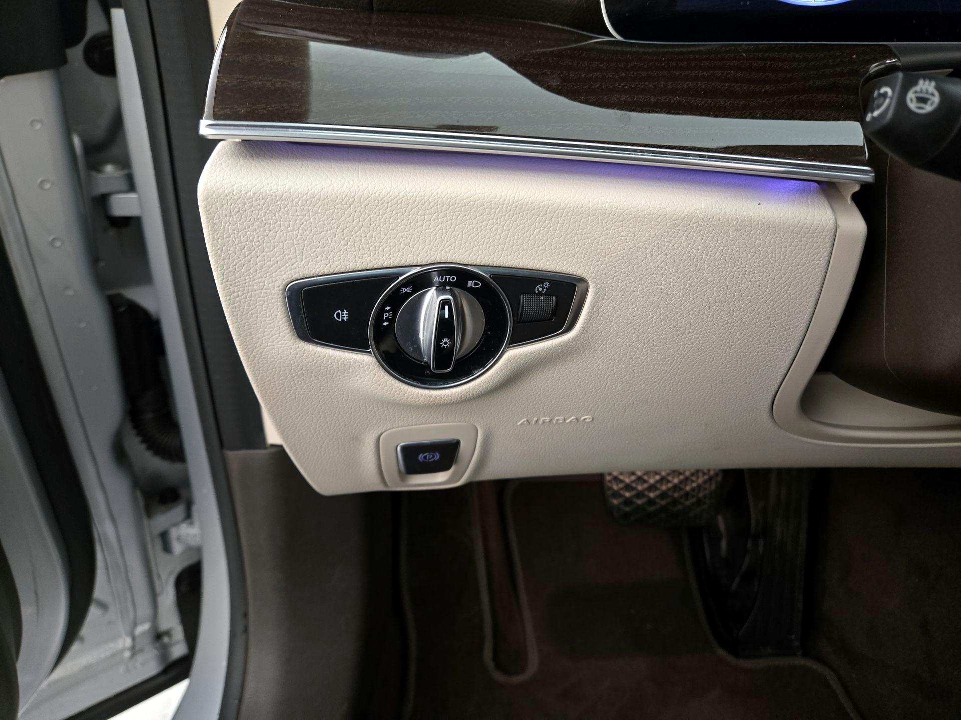 Thumbnail: 2020 Mercedes-Benz E-Class - 13