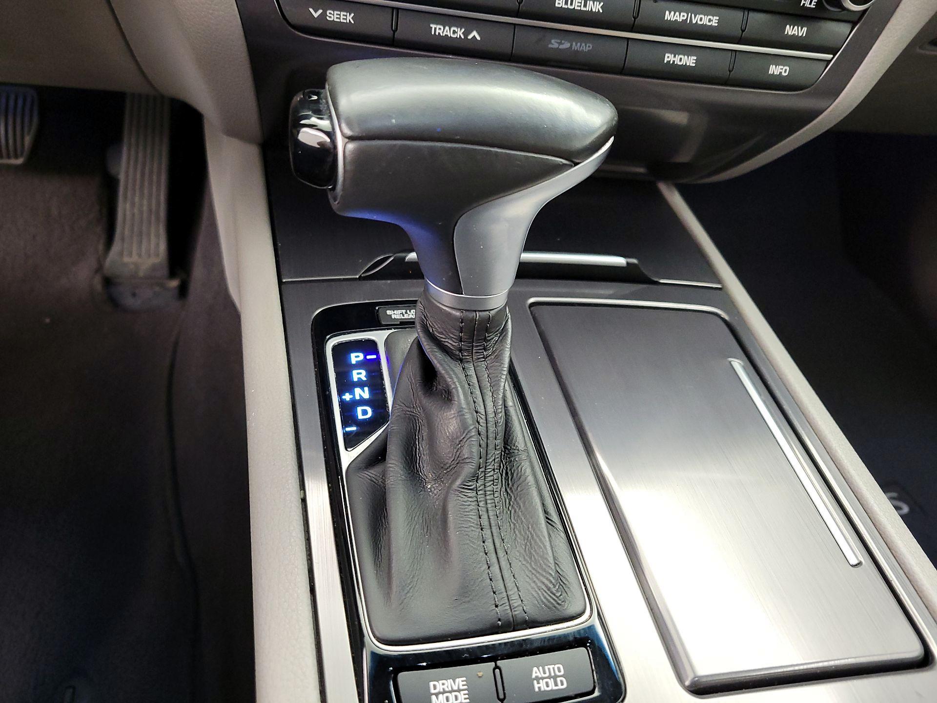 Thumbnail: 2018 Genesis G80 - 17