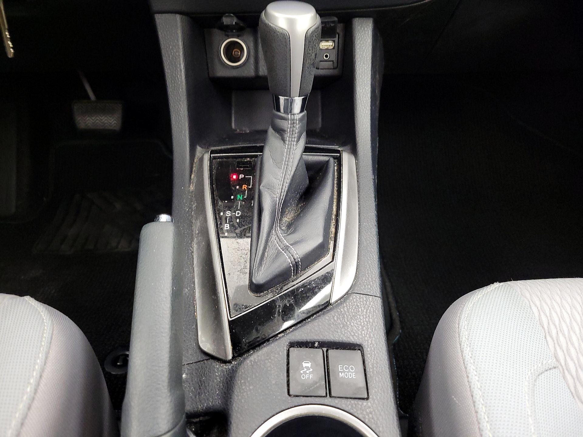 Thumbnail: 2014 Toyota Corolla - 17