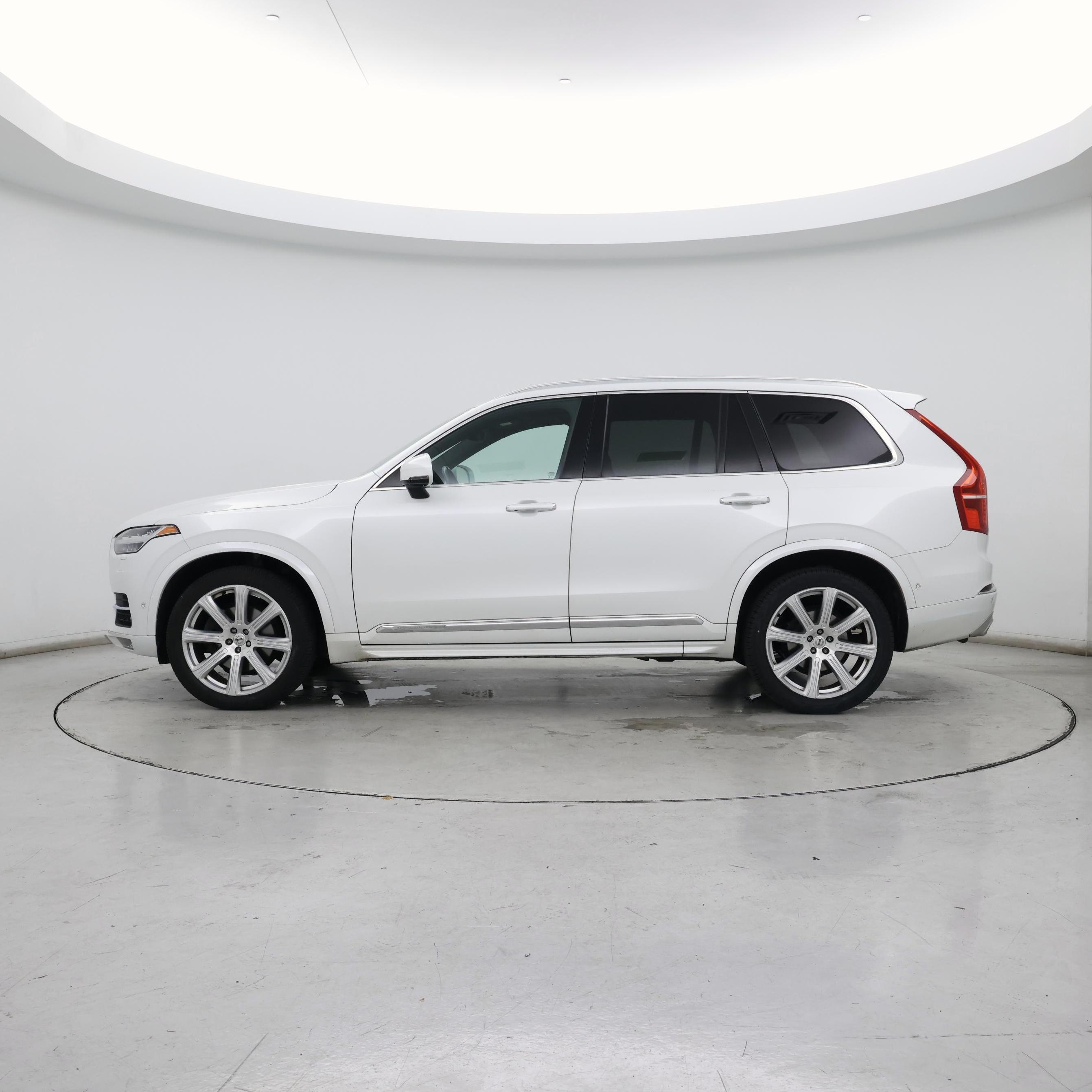 Thumbnail: 2018 Volvo XC90 - 3