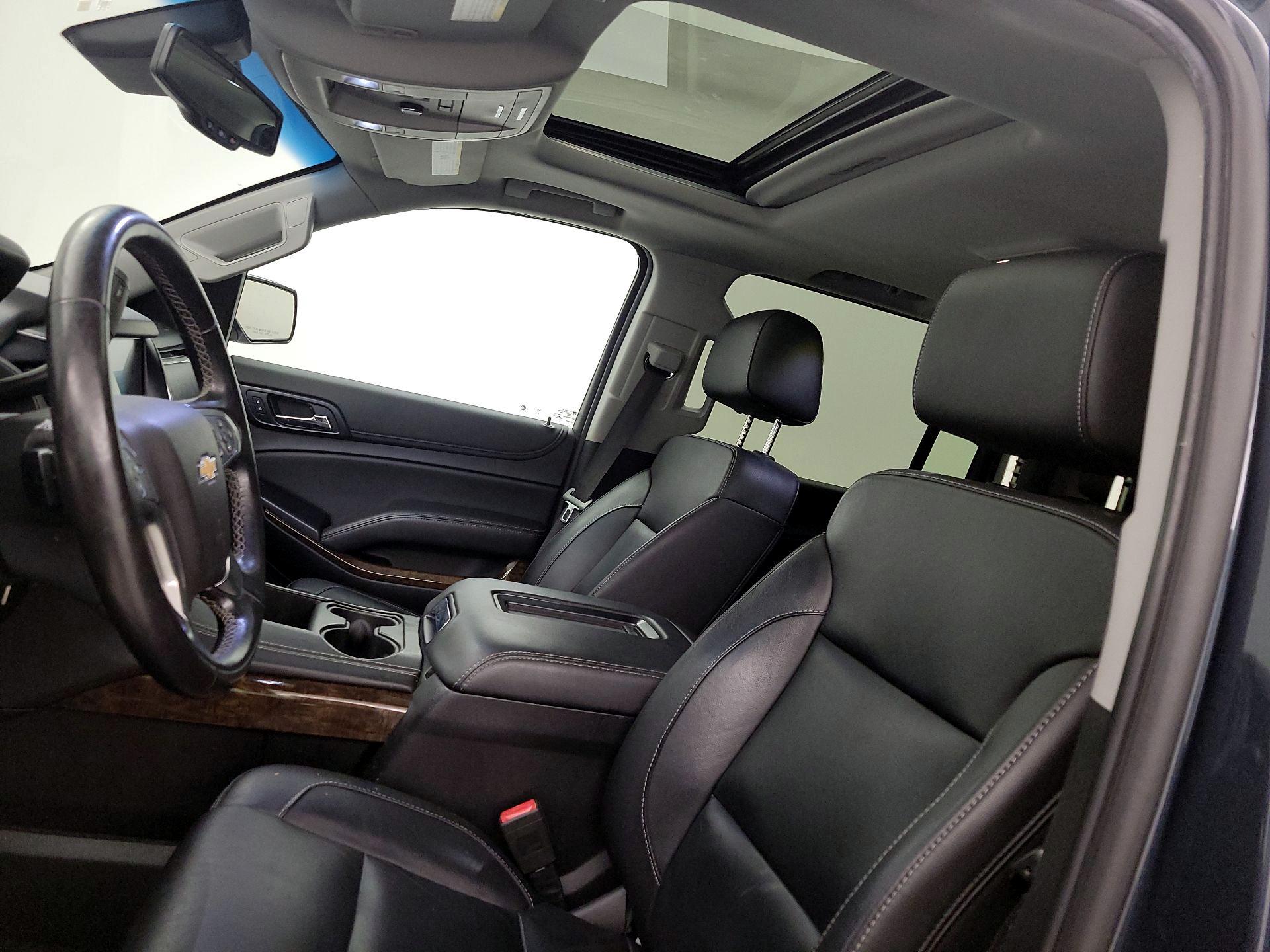 Thumbnail: 2019 Chevrolet Suburban - 19