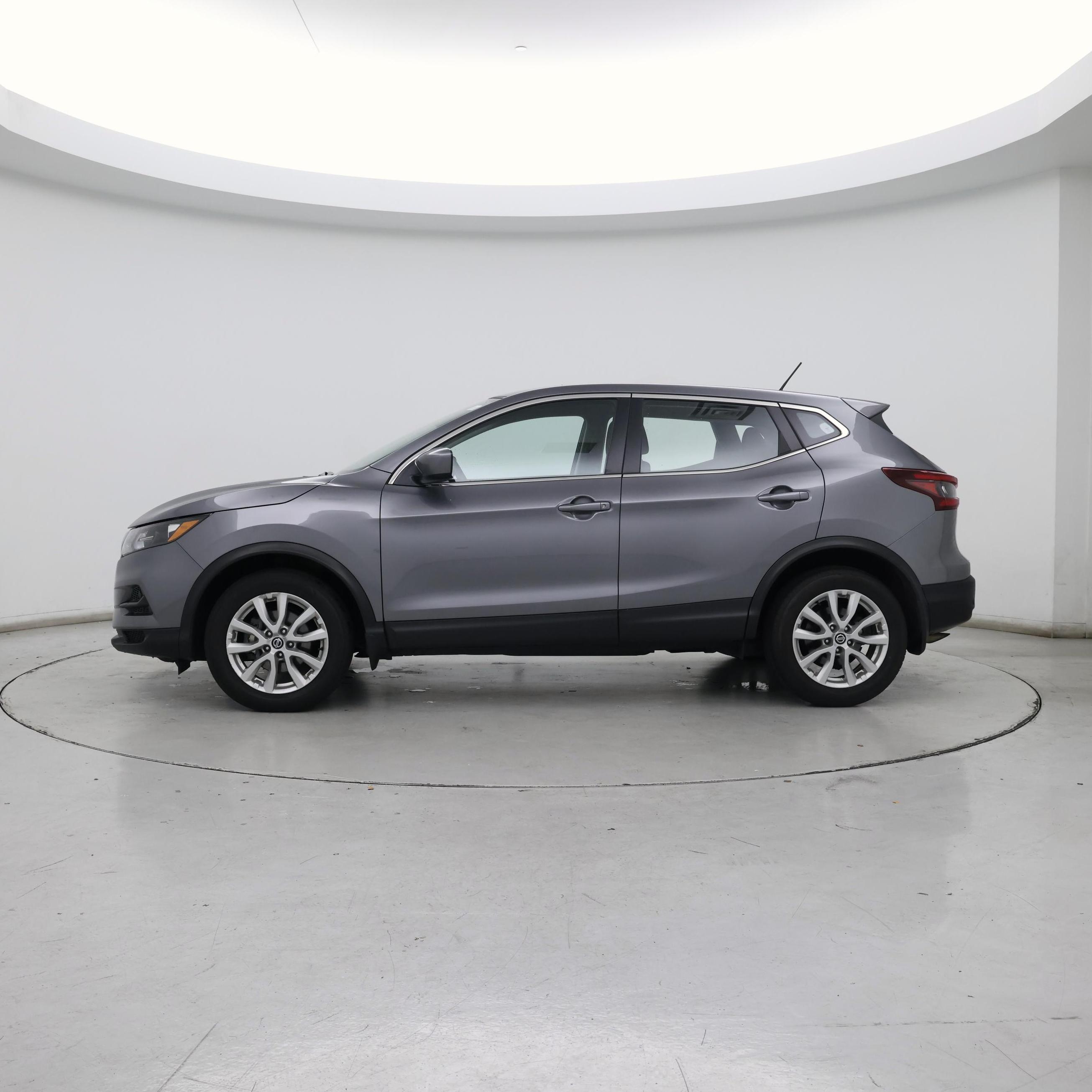 Thumbnail: 2022 Nissan Rogue Sport - 3
