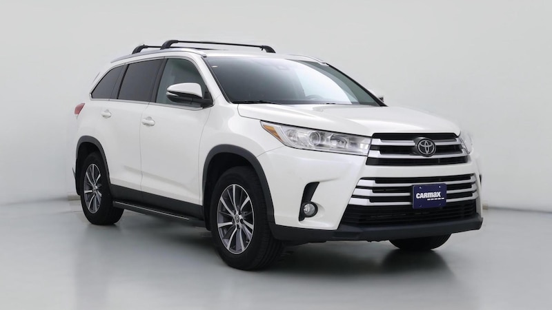 2019 Toyota Highlander XLE Hero Image
