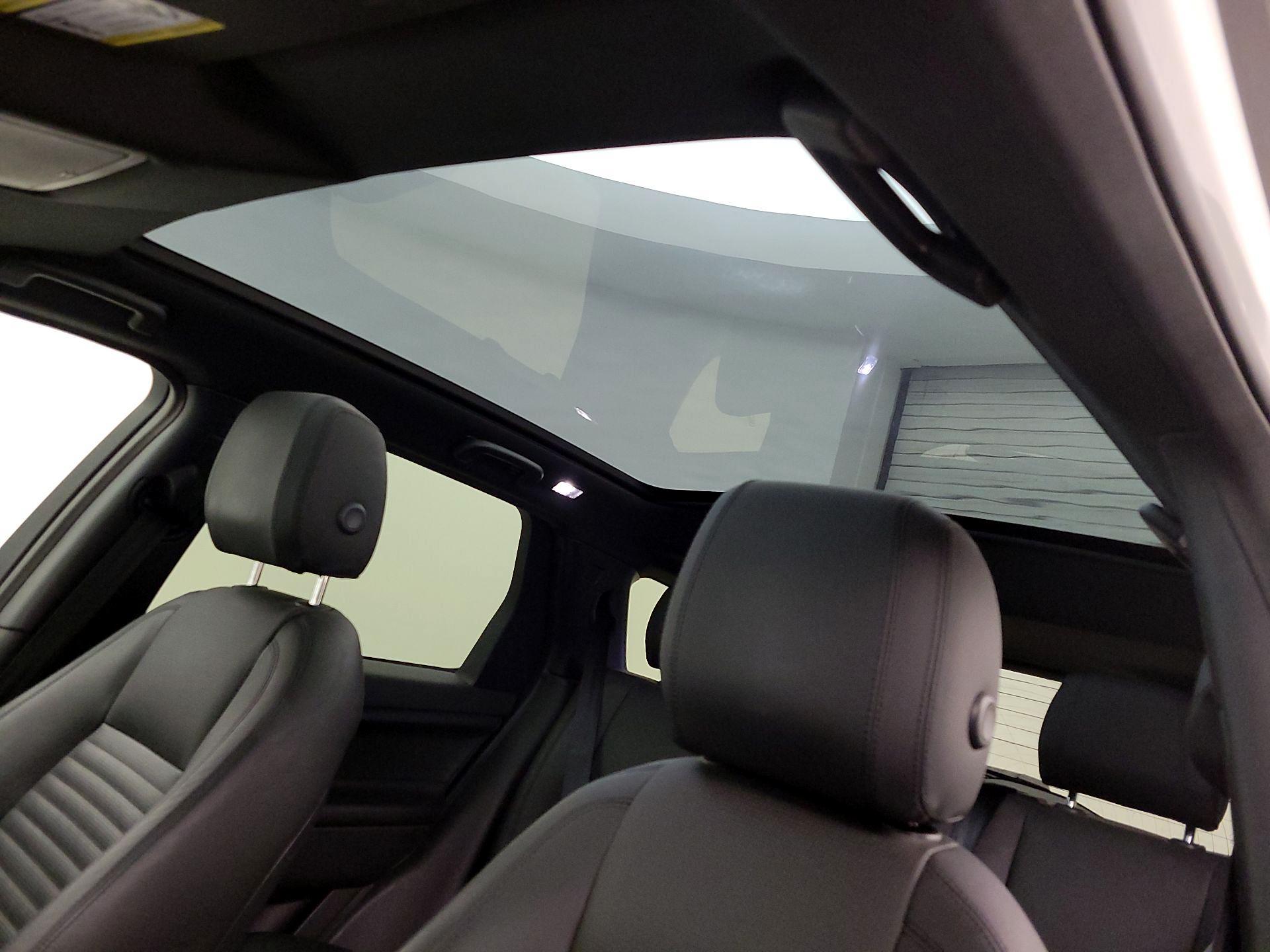 Thumbnail: 2016 Land Rover Discovery Sport - 19