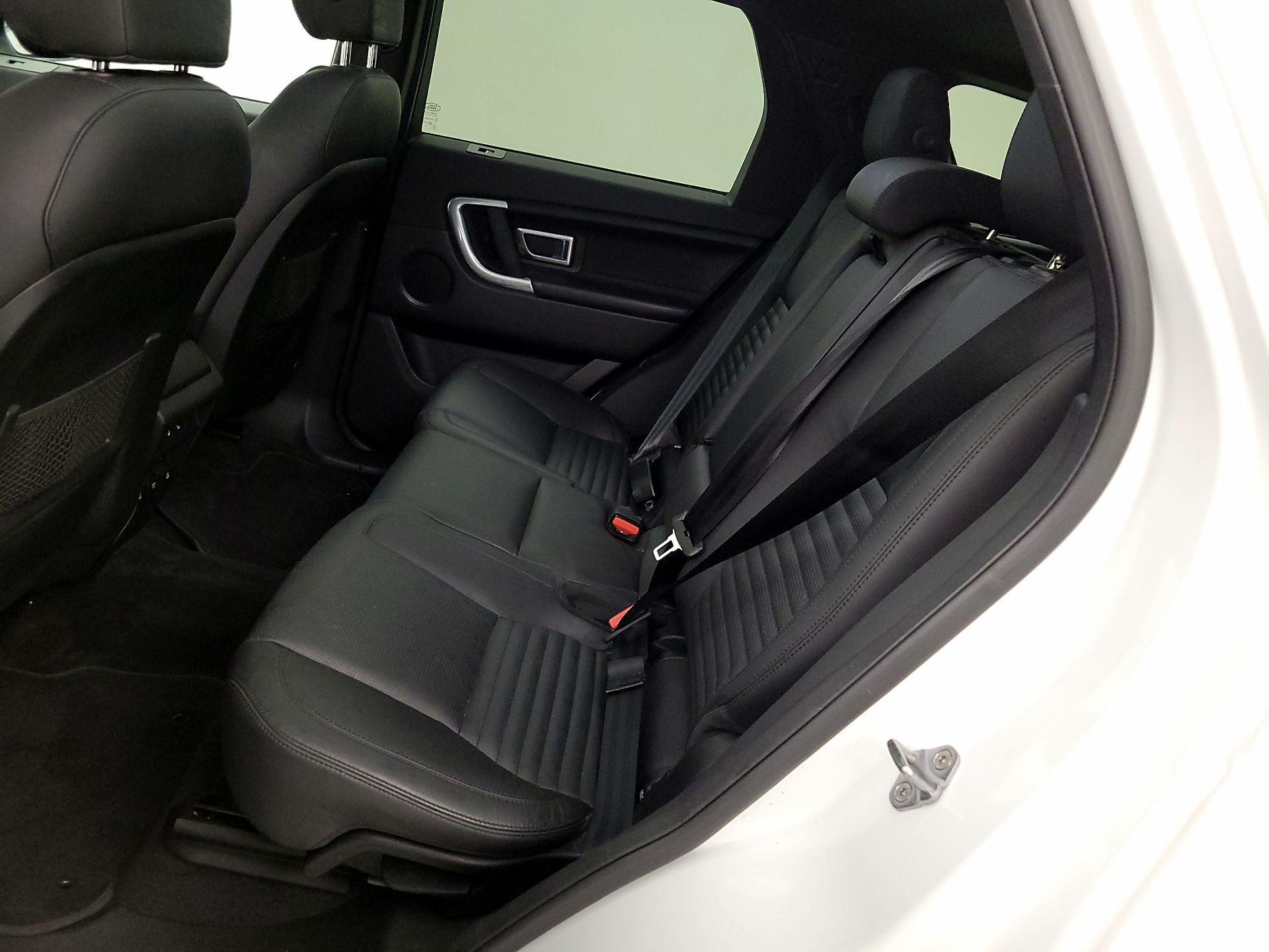 Thumbnail: 2016 Land Rover Discovery Sport - 20