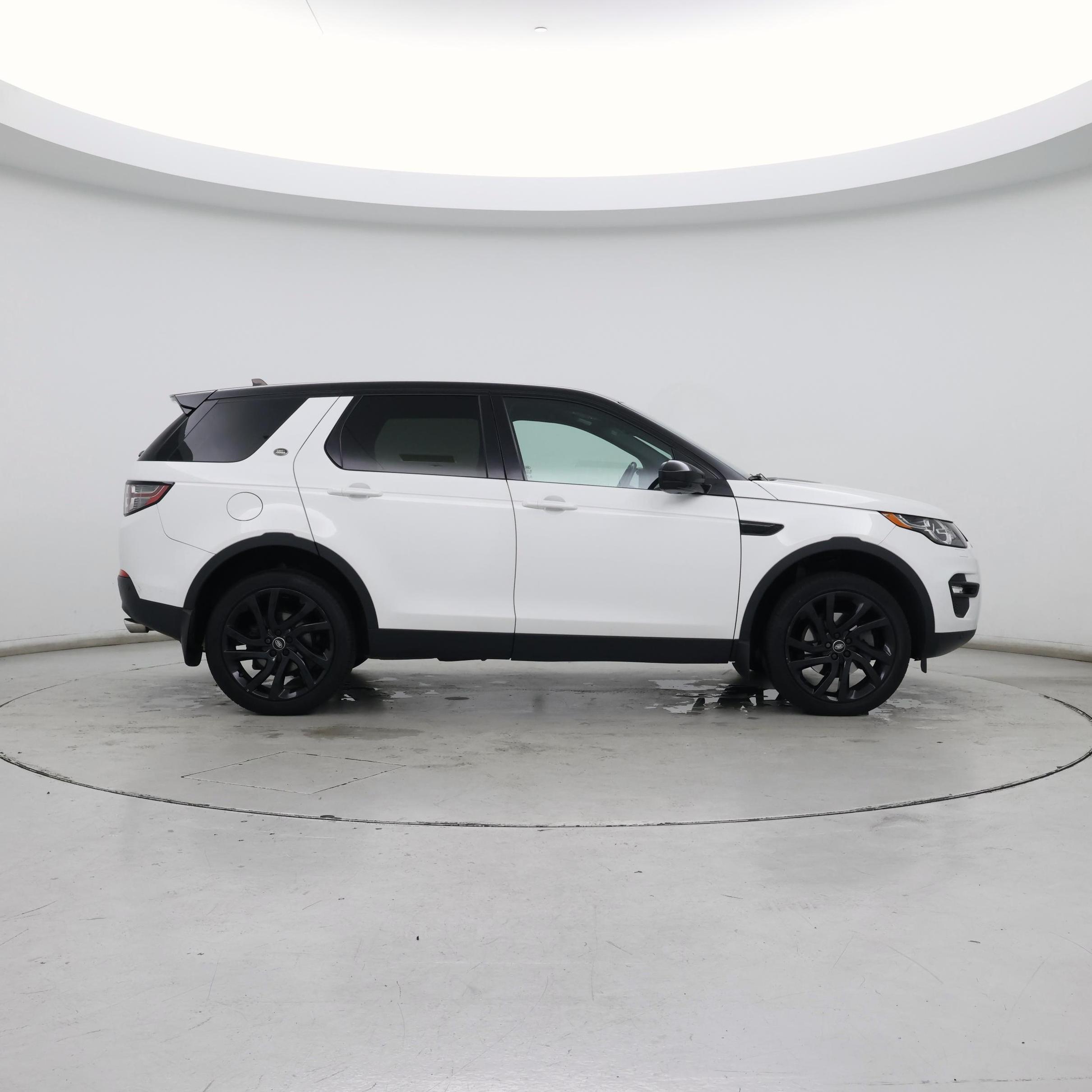Thumbnail: 2016 Land Rover Discovery Sport - 7