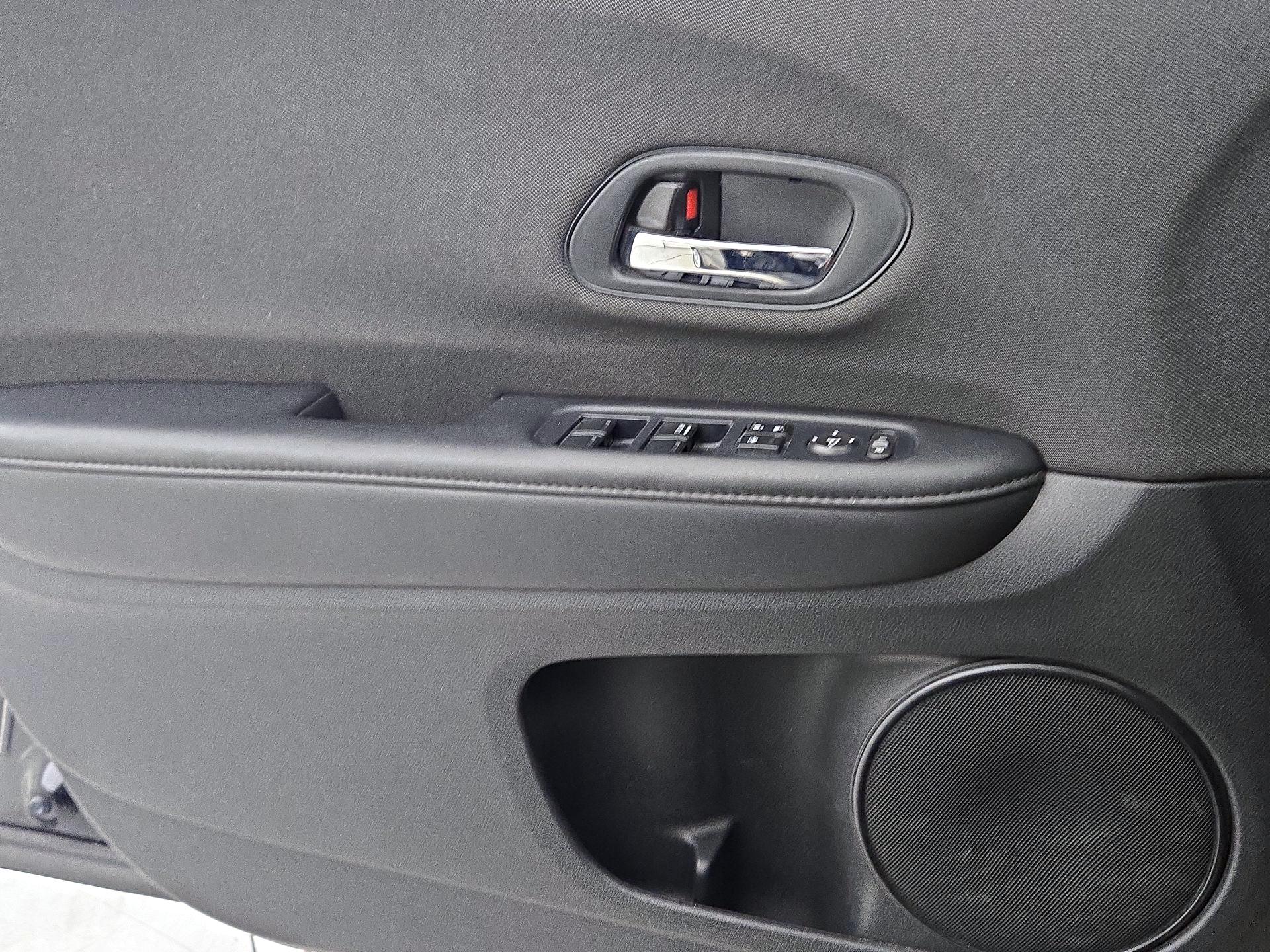 Thumbnail: 2019 Honda HR-V - 12