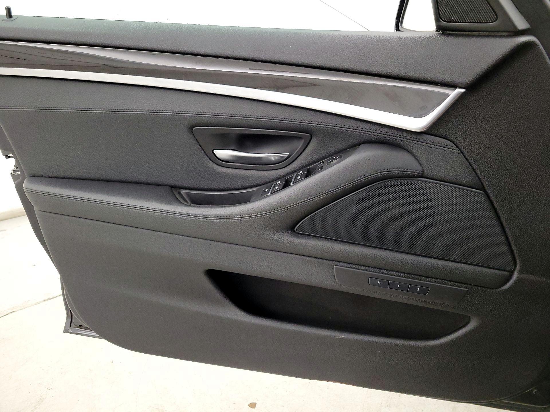 Thumbnail: 2014 BMW 5 Series - 12