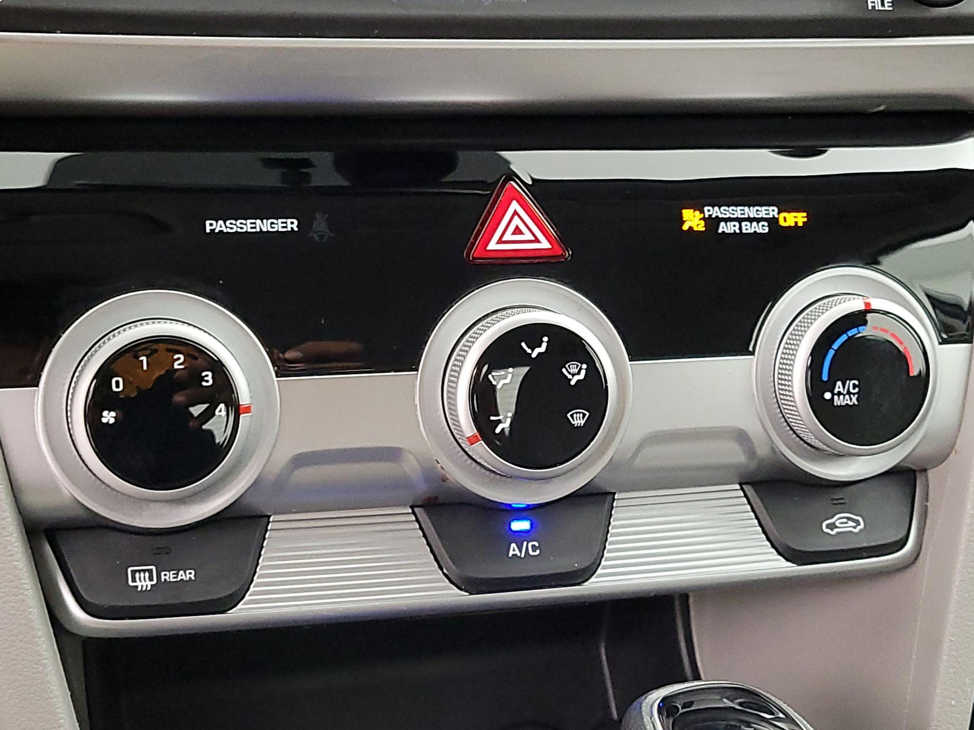 Thumbnail: 2019 Hyundai Elantra - 16