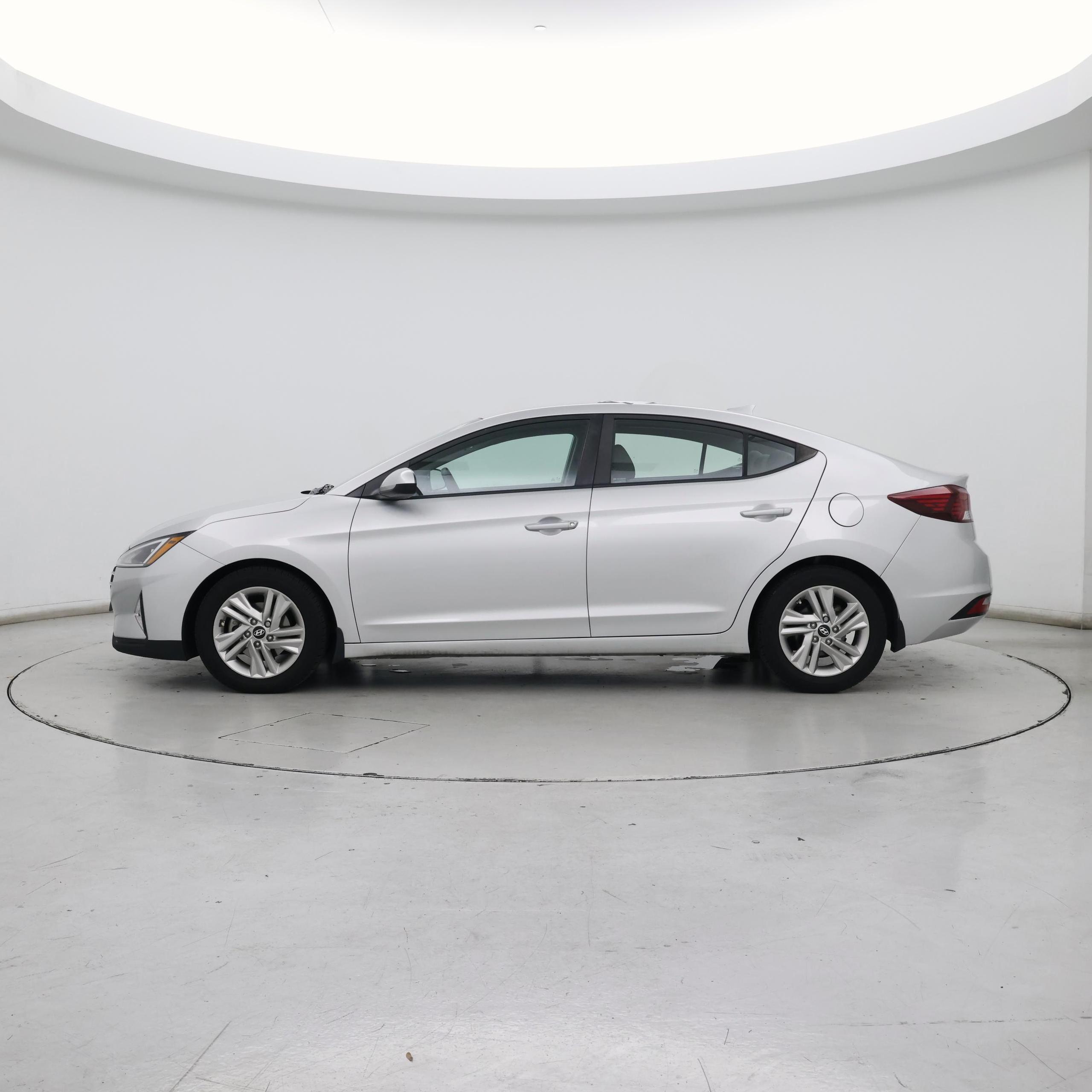 Thumbnail: 2019 Hyundai Elantra - 3