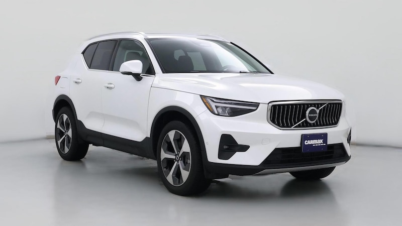 2024 Volvo XC40 B5 Plus Hero Image