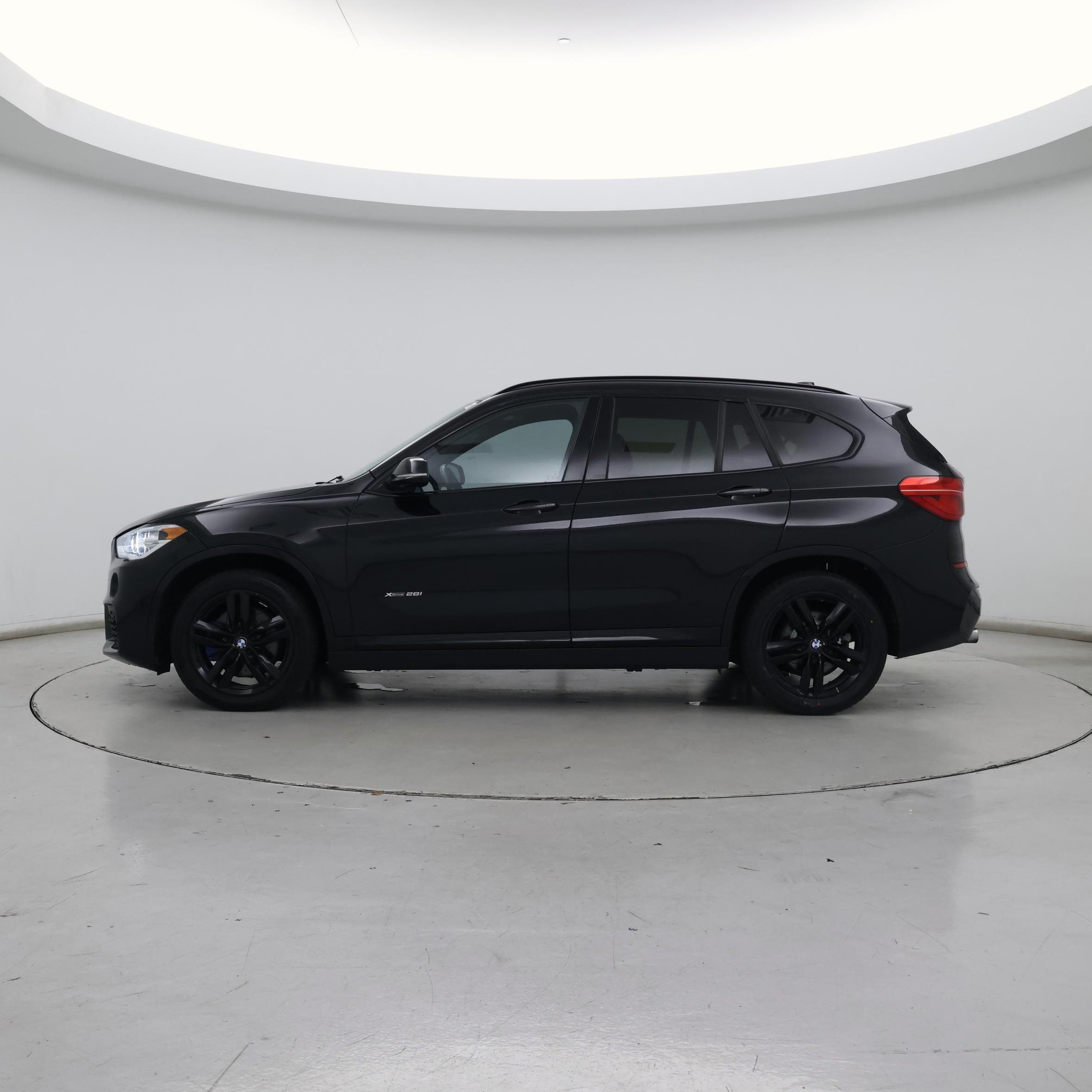 Thumbnail: 2017 BMW X1 - 3