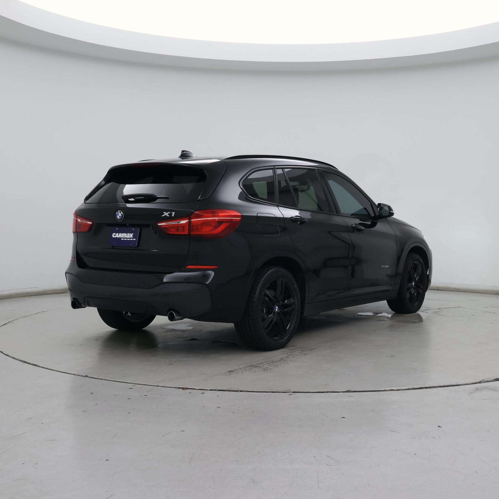 Thumbnail: 2017 BMW X1 - 8