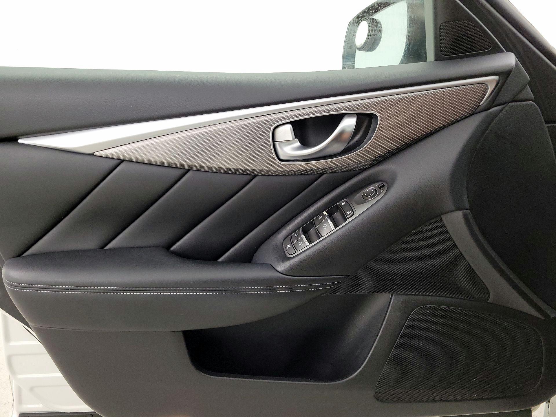 Thumbnail: 2014 INFINITI Q50 - 12