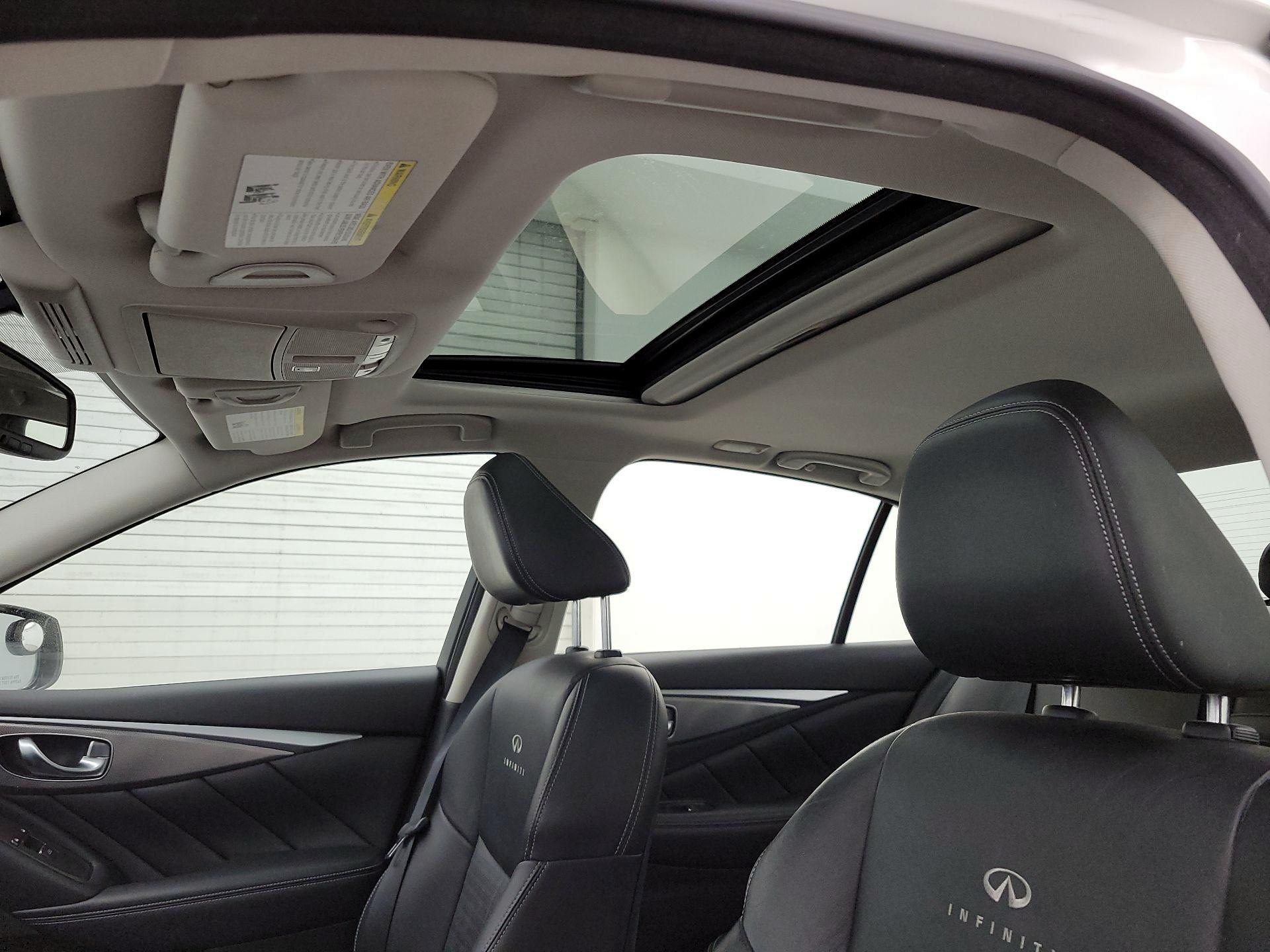Thumbnail: 2014 INFINITI Q50 - 20