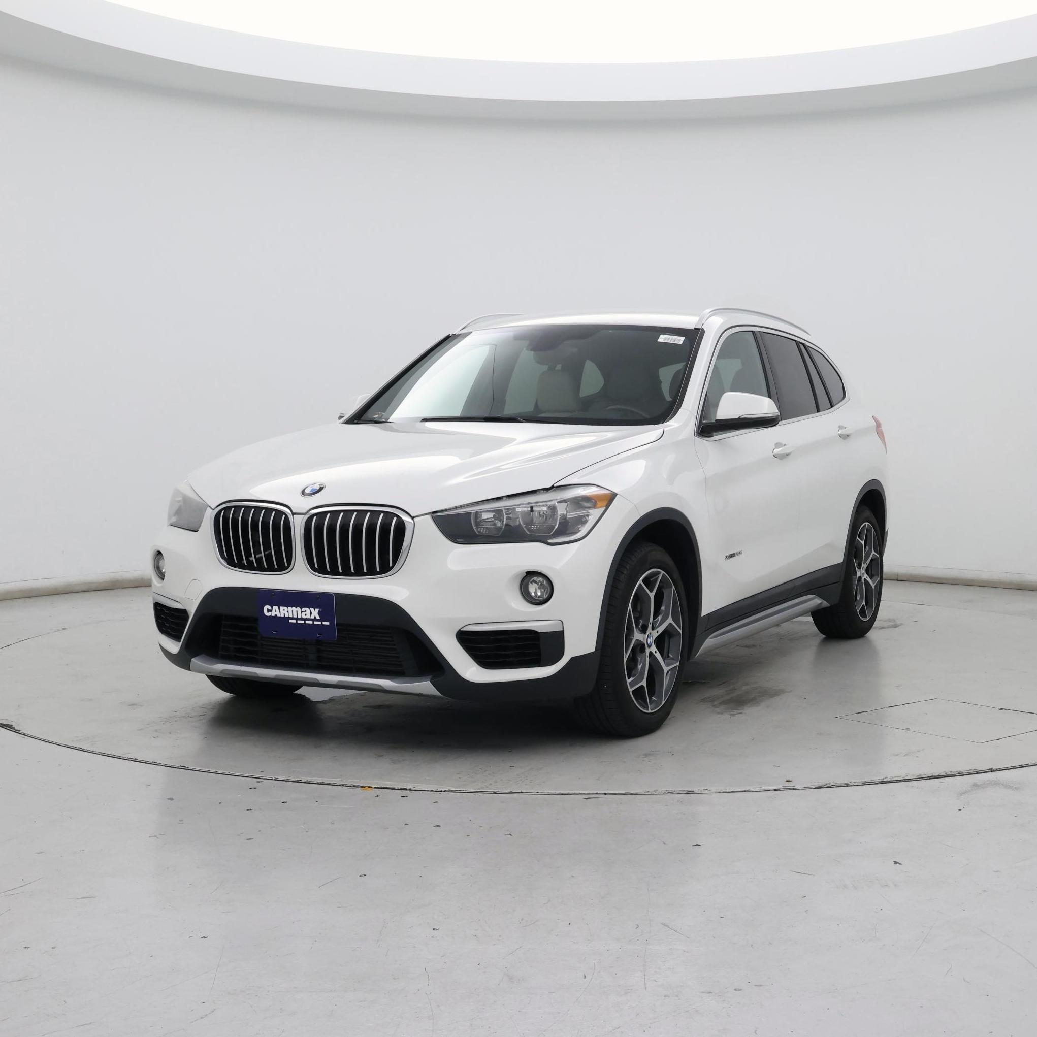 Thumbnail: 2018 BMW X1 - 4