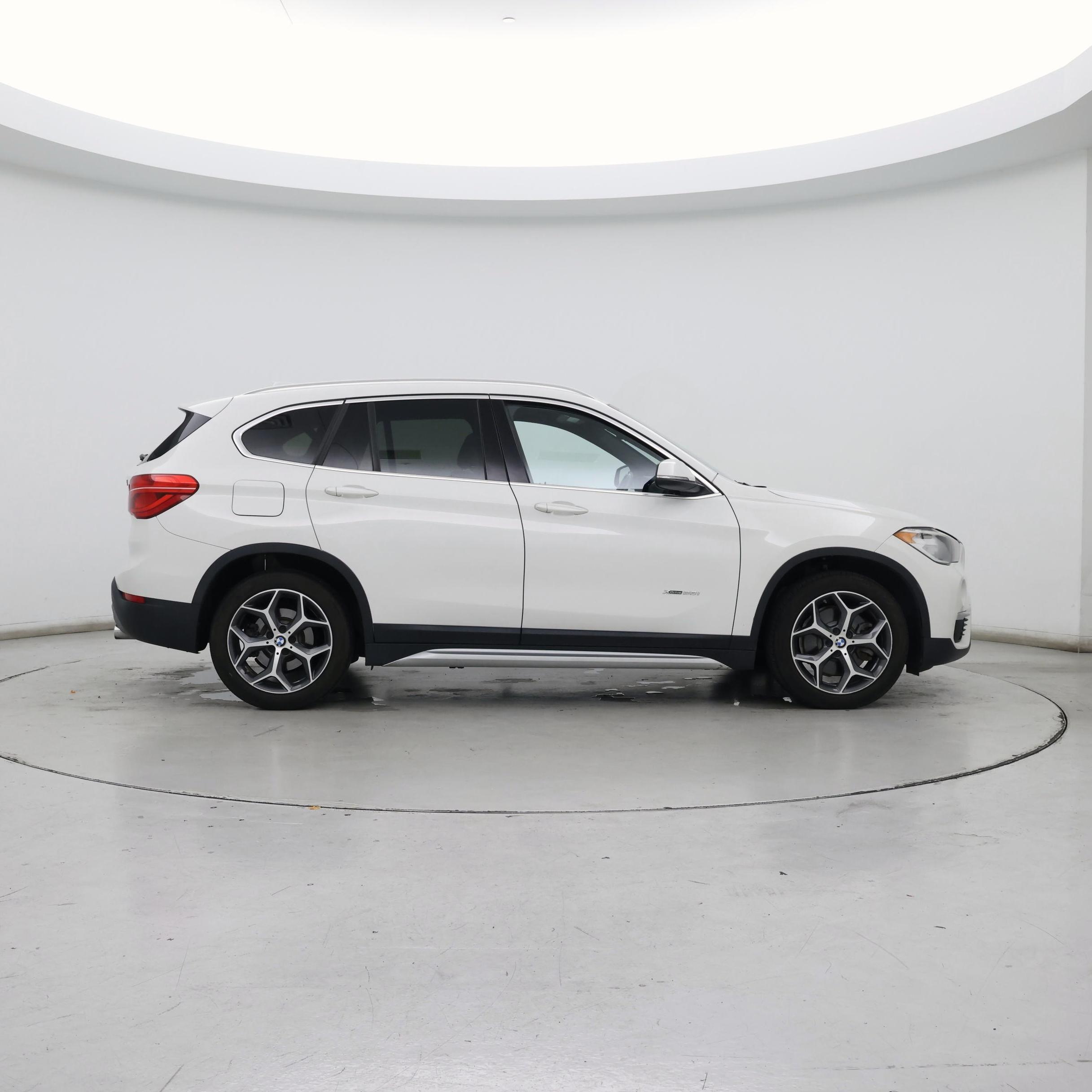 Thumbnail: 2018 BMW X1 - 7