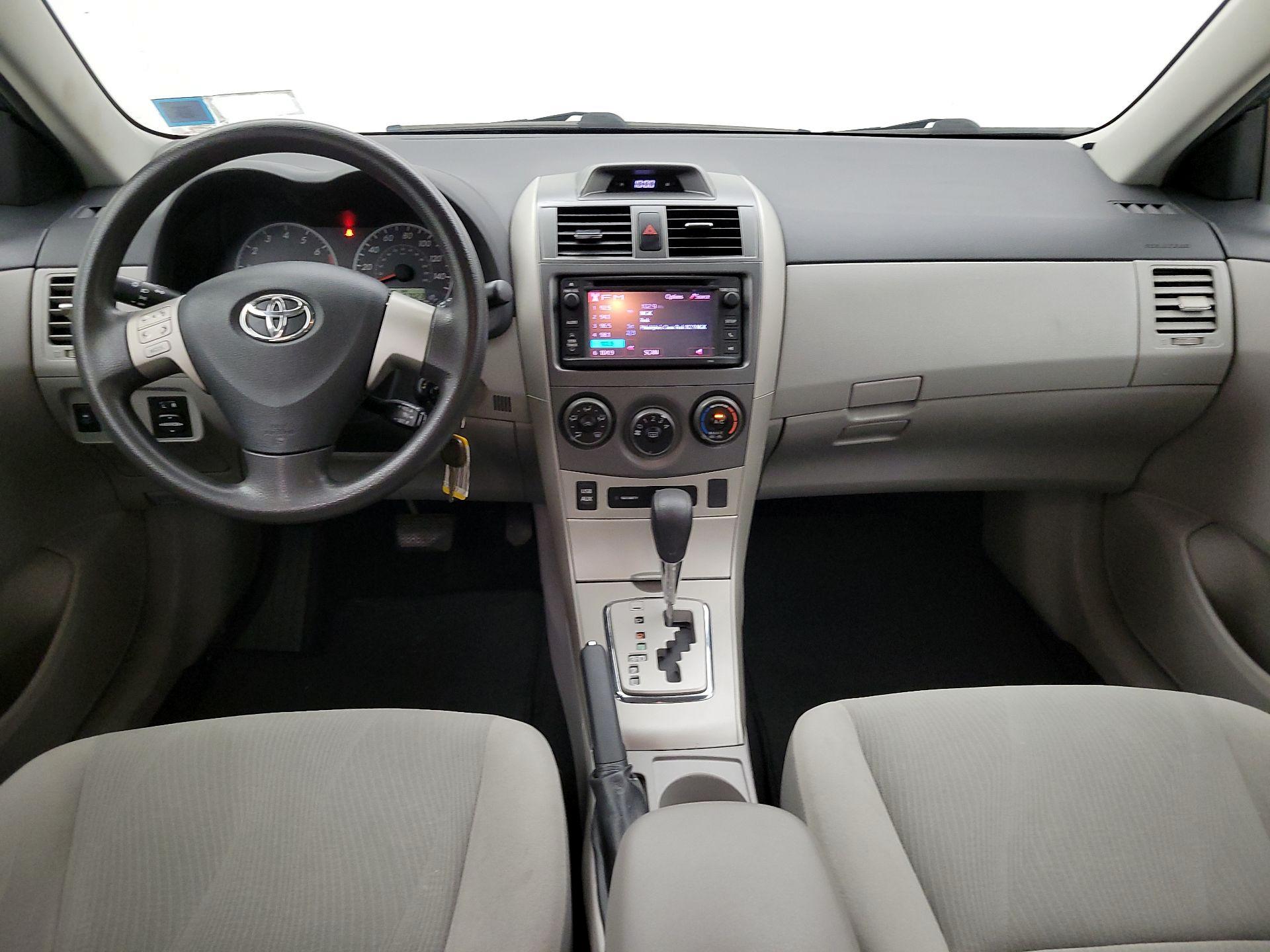 Thumbnail: 2013 Toyota Corolla - 9