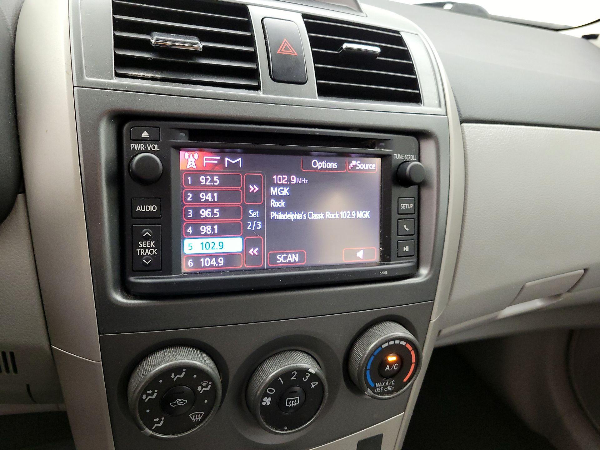 Thumbnail: 2013 Toyota Corolla - 14
