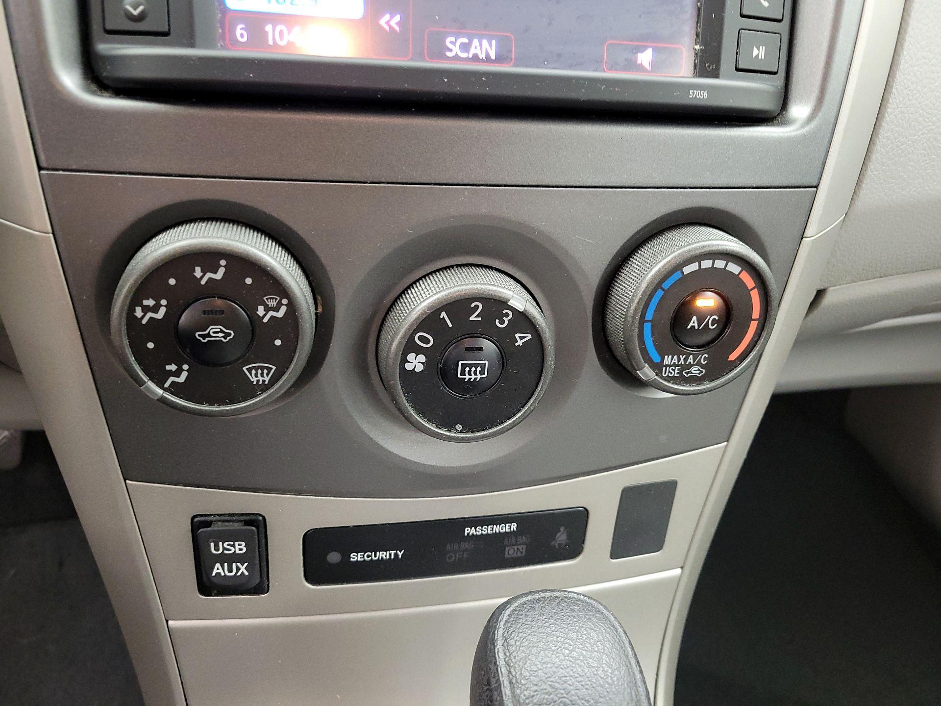 Thumbnail: 2013 Toyota Corolla - 15