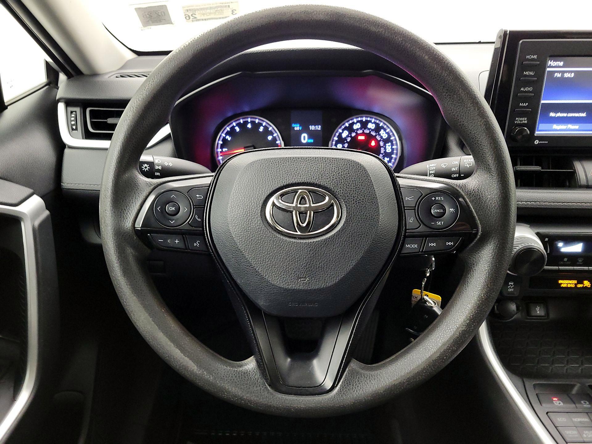Thumbnail: 2020 Toyota RAV4 - 10