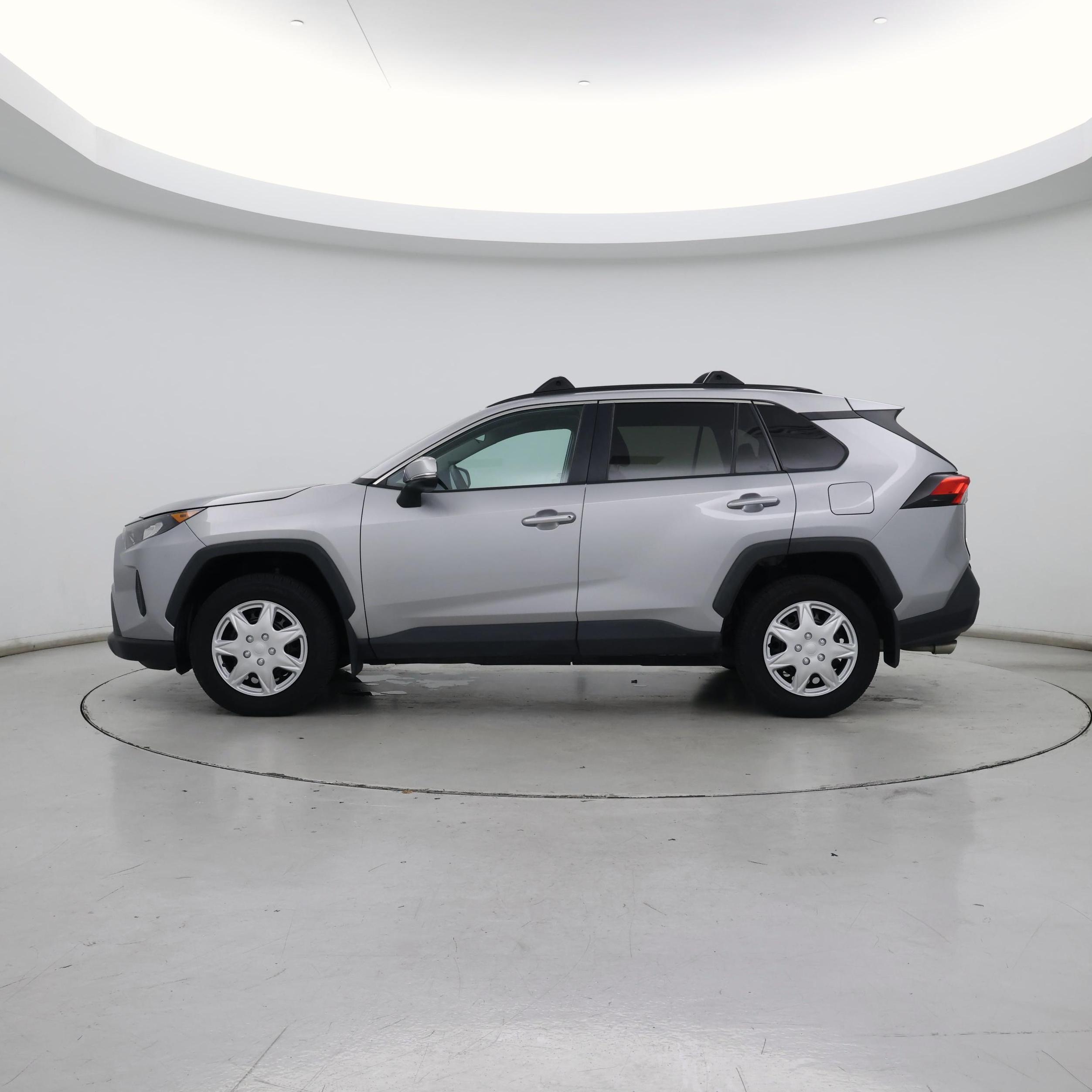 Thumbnail: 2020 Toyota RAV4 - 3