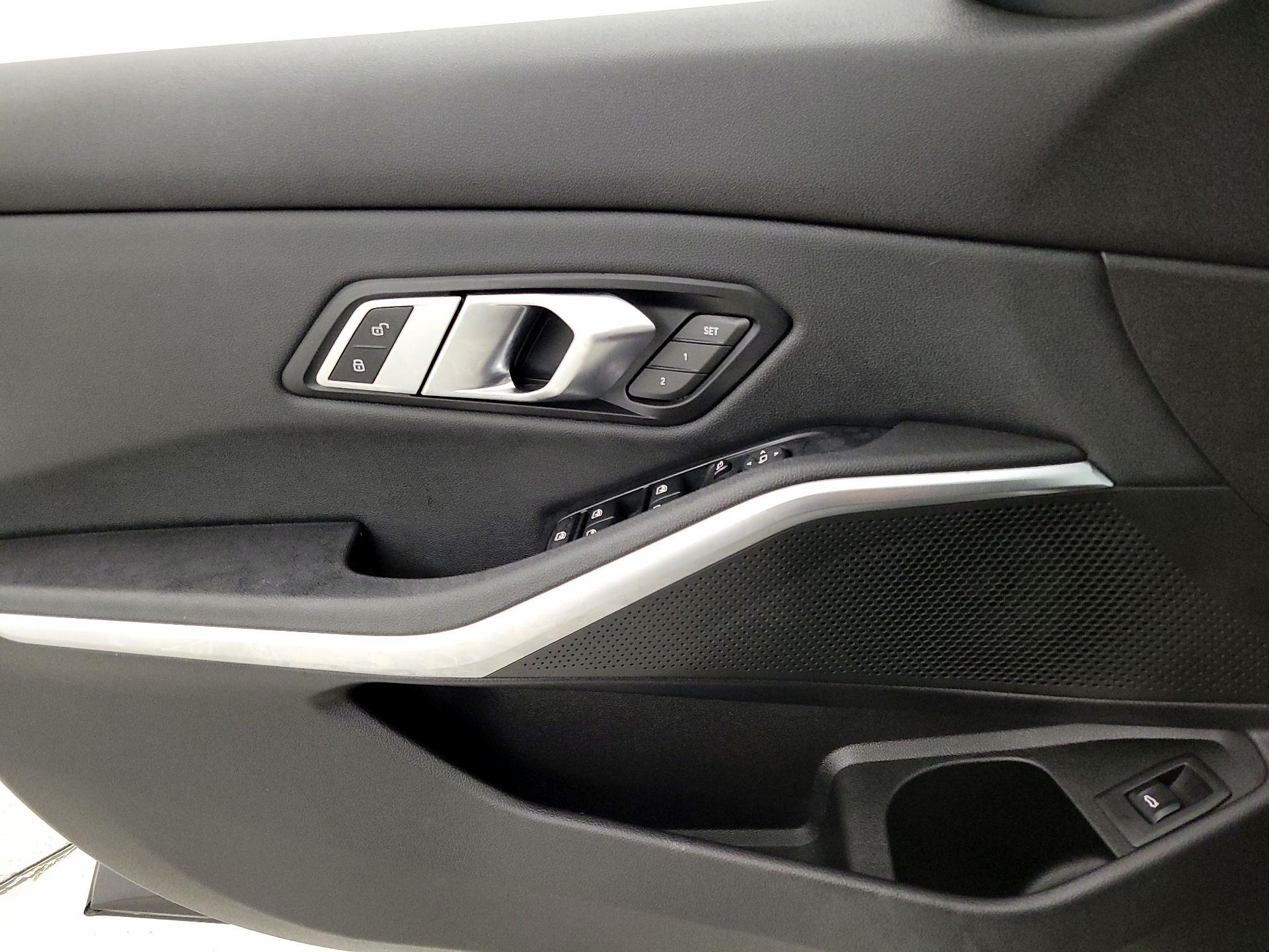 Thumbnail: 2020 BMW 3 Series - 12