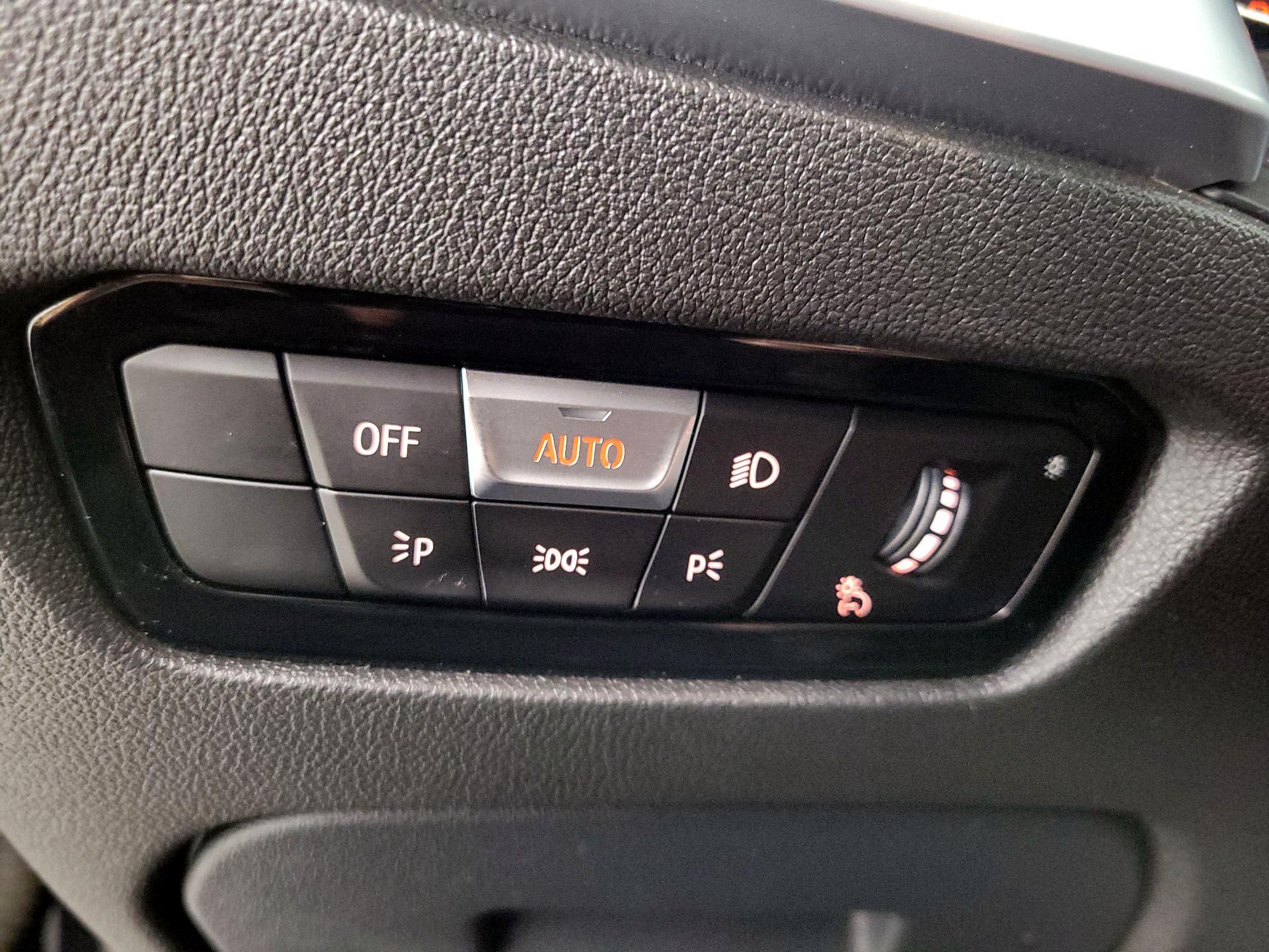 Thumbnail: 2020 BMW 3 Series - 13