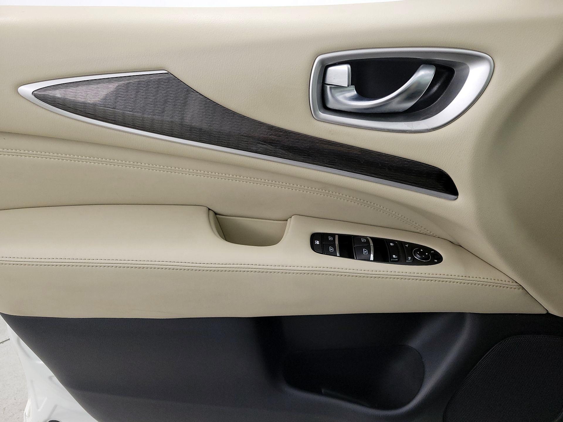 Thumbnail: 2019 INFINITI QX60 - 12