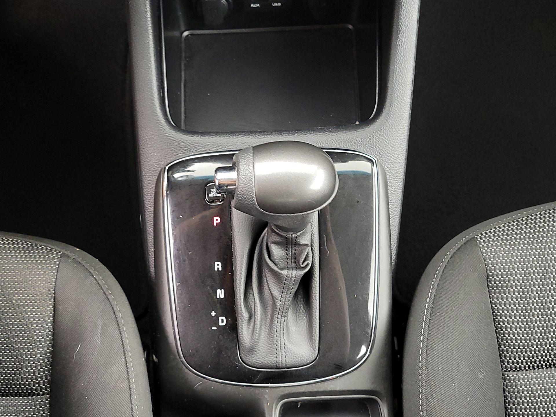 Thumbnail: 2017 Kia Forte - 16