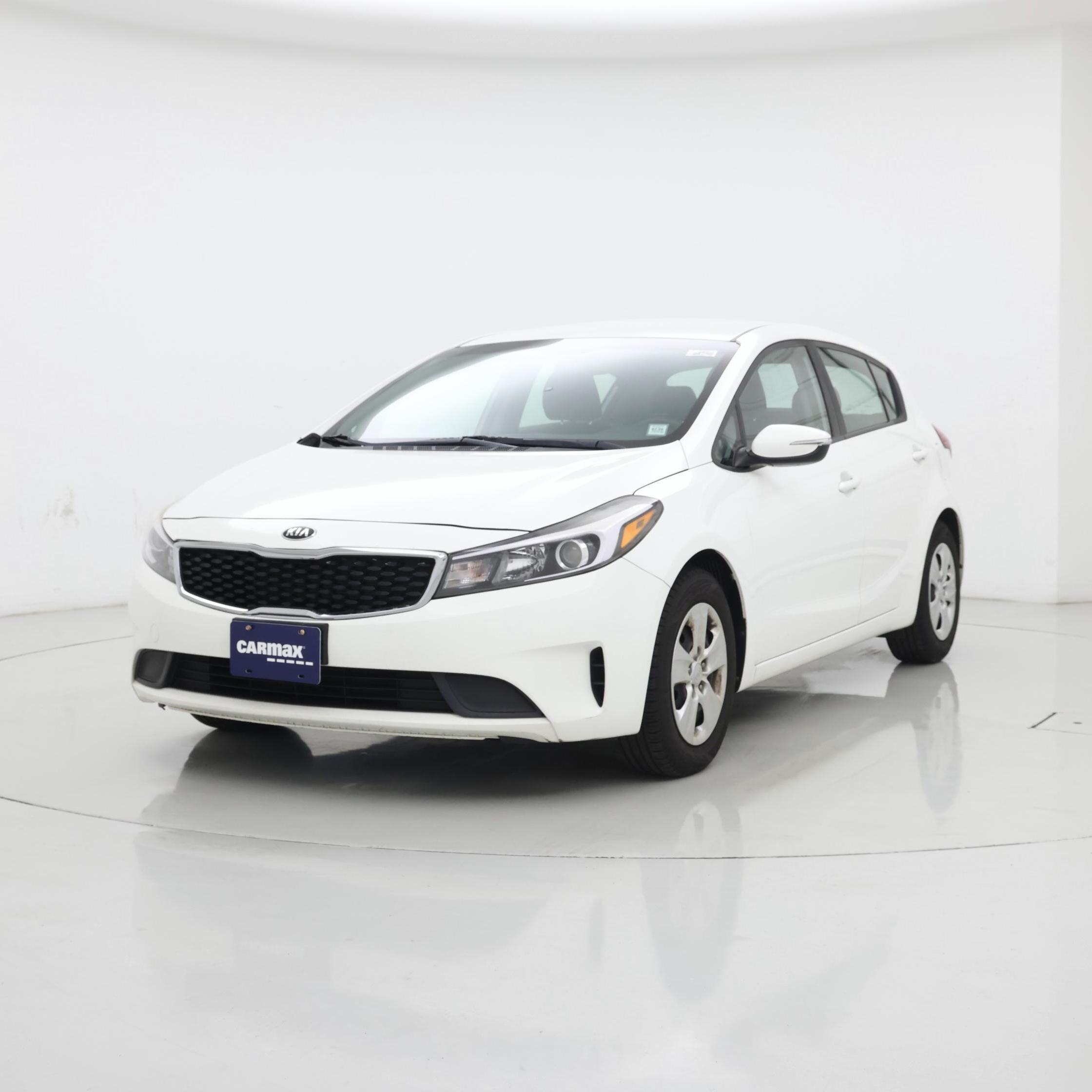 Thumbnail: 2017 Kia Forte - 4