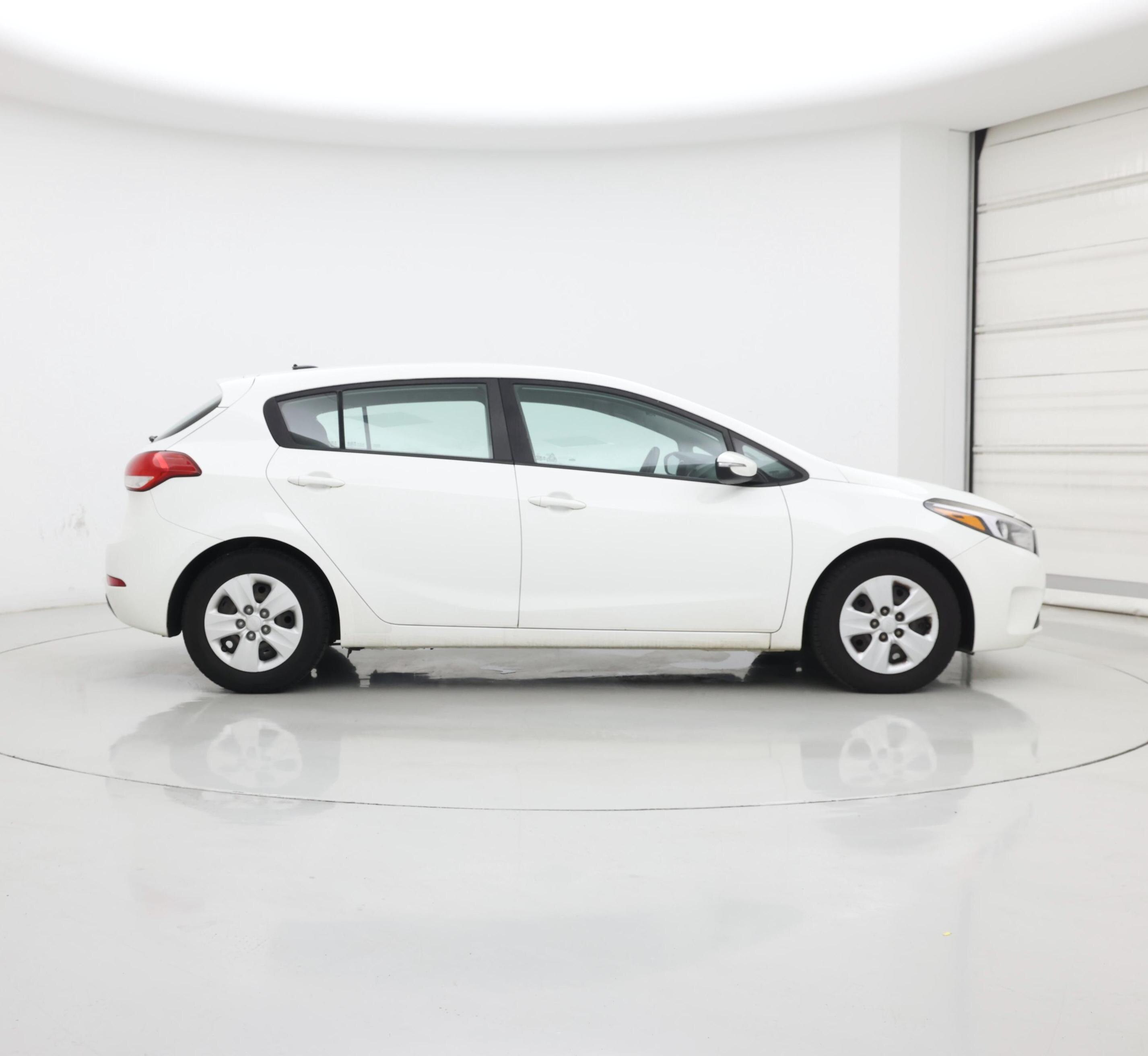 Thumbnail: 2017 Kia Forte - 7