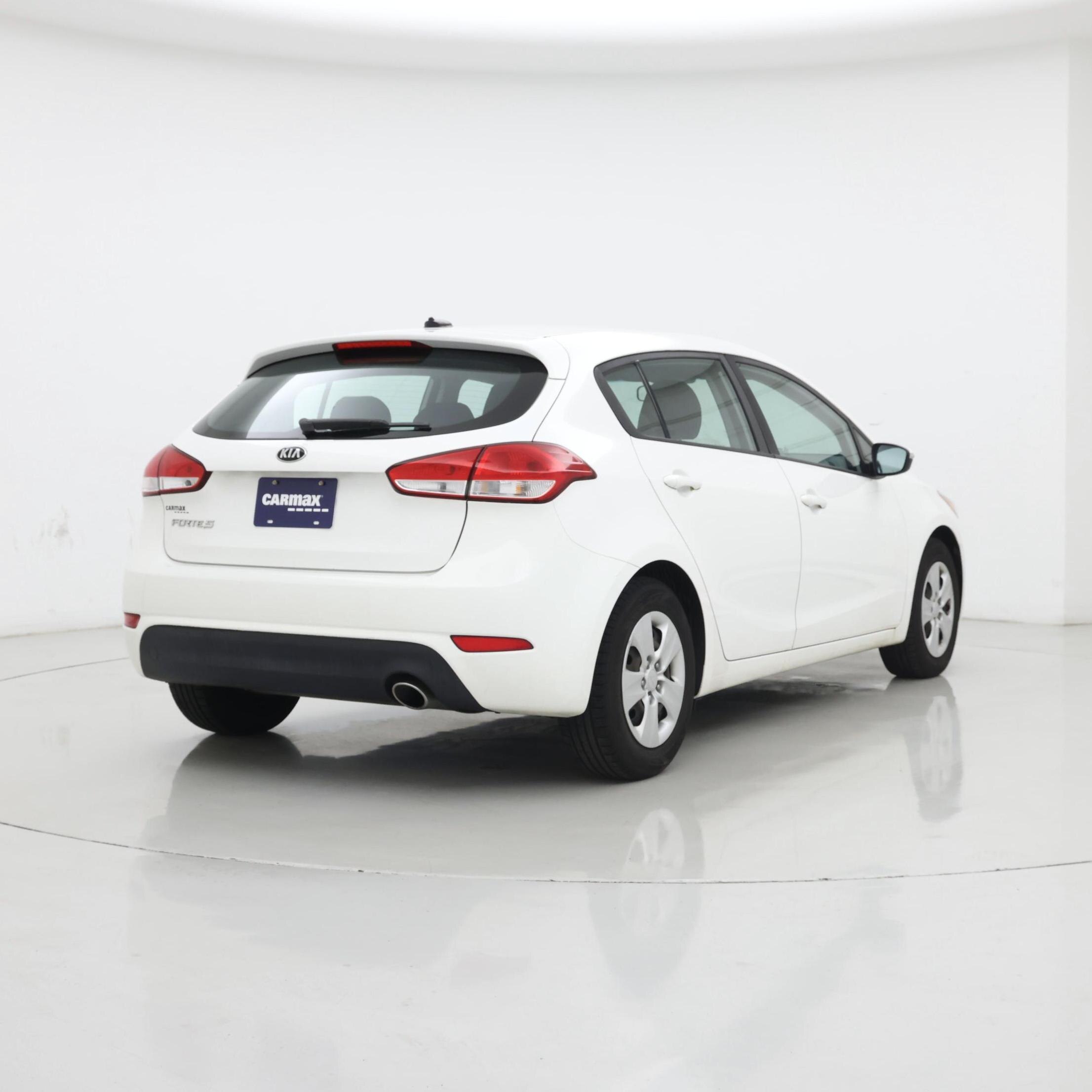 Thumbnail: 2017 Kia Forte - 8