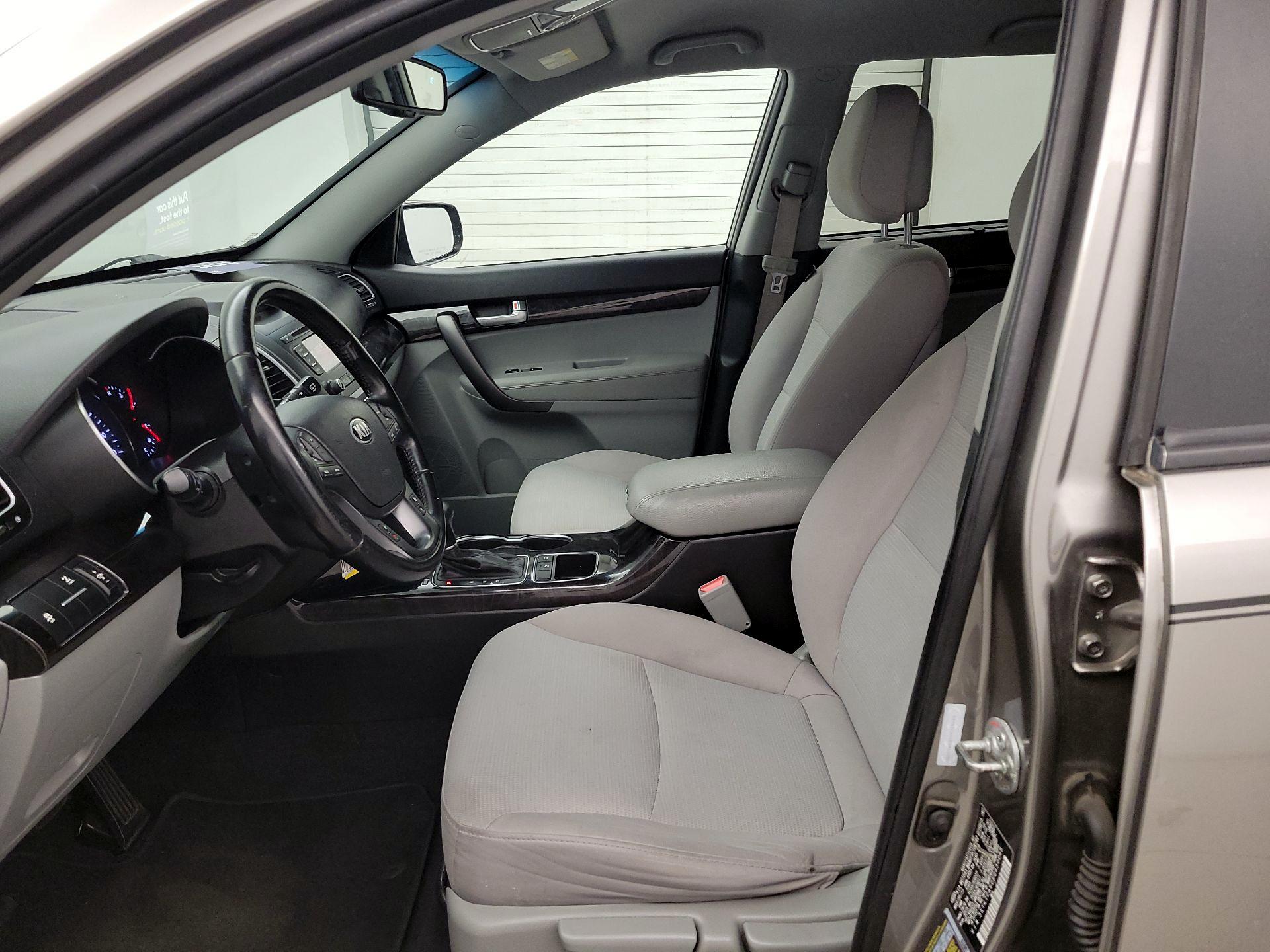 Thumbnail: 2014 Kia Sorento - 11
