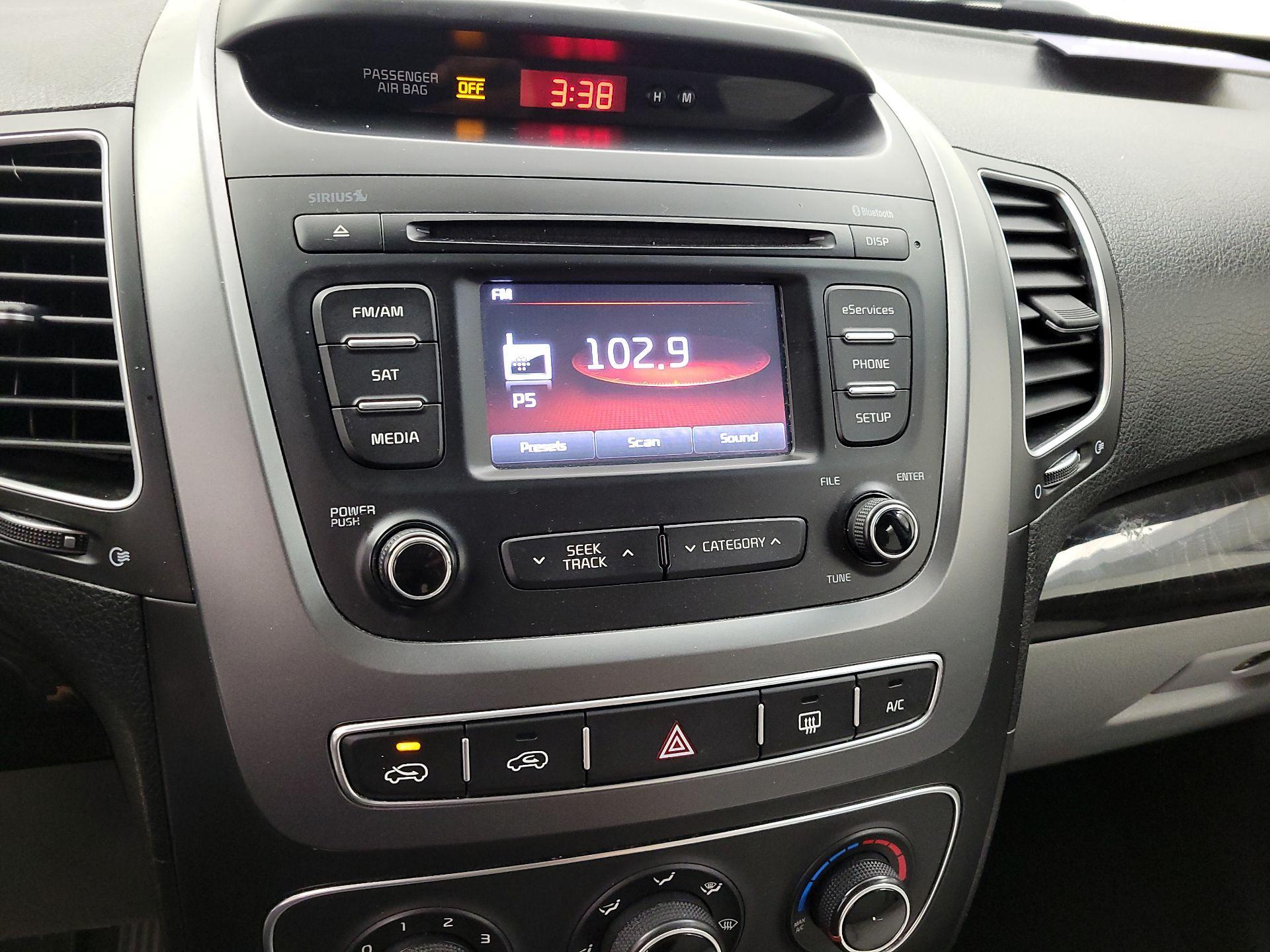 Thumbnail: 2014 Kia Sorento - 15