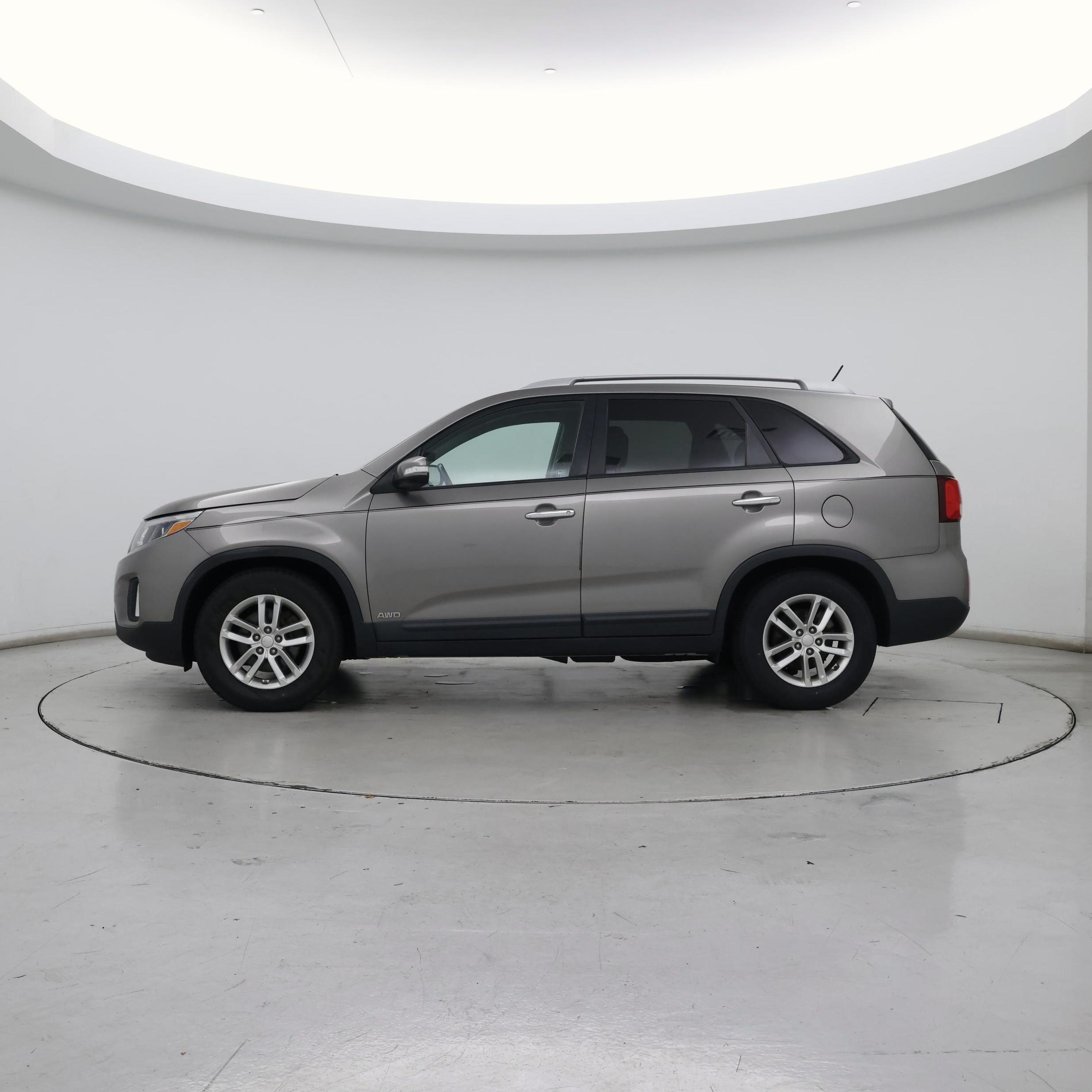 Thumbnail: 2014 Kia Sorento - 3