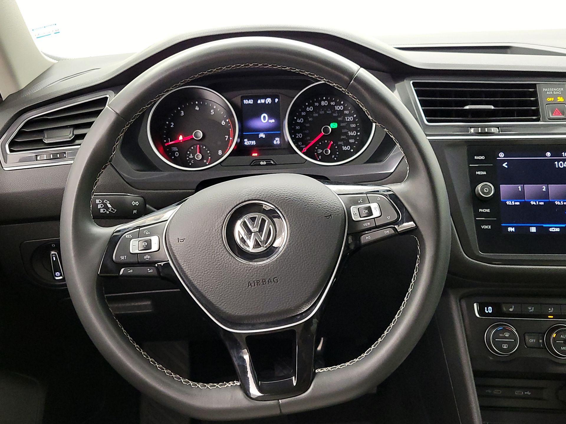 Thumbnail: 2021 Volkswagen Tiguan - 10