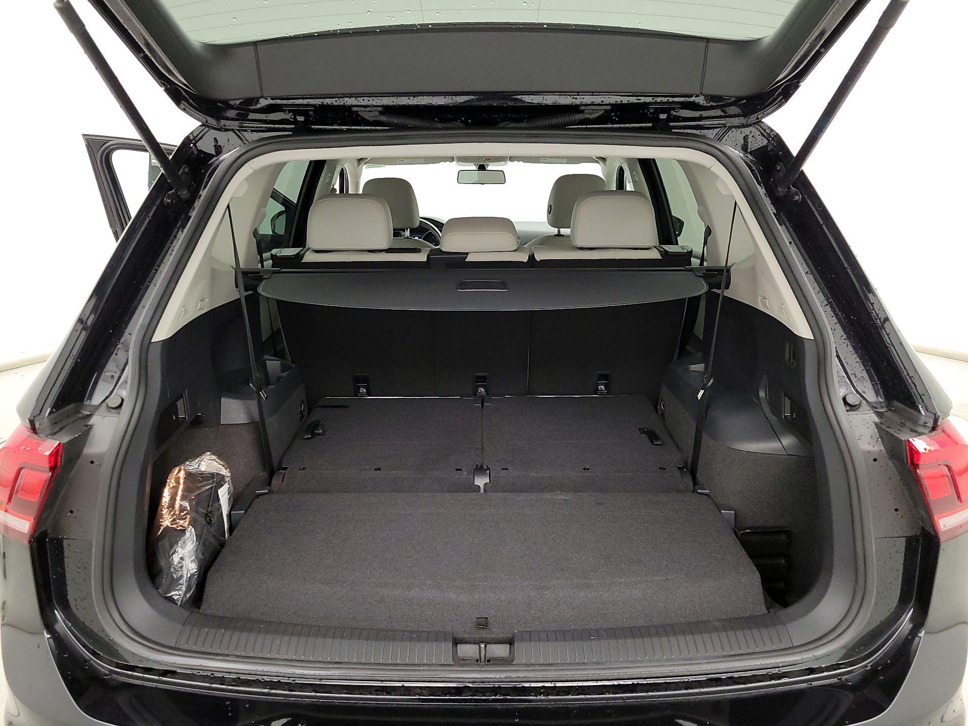 Thumbnail: 2021 Volkswagen Tiguan - 20