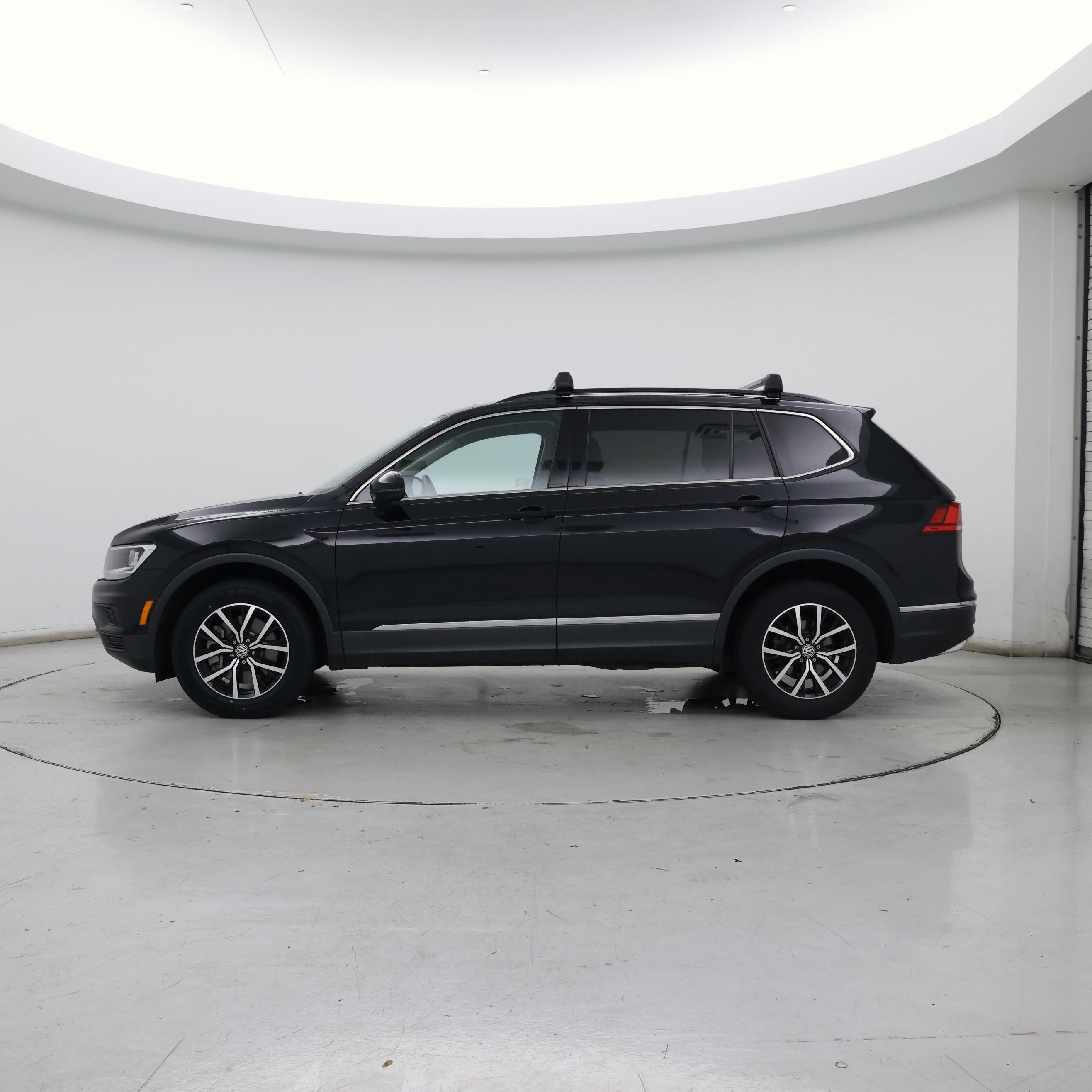 Thumbnail: 2021 Volkswagen Tiguan - 3