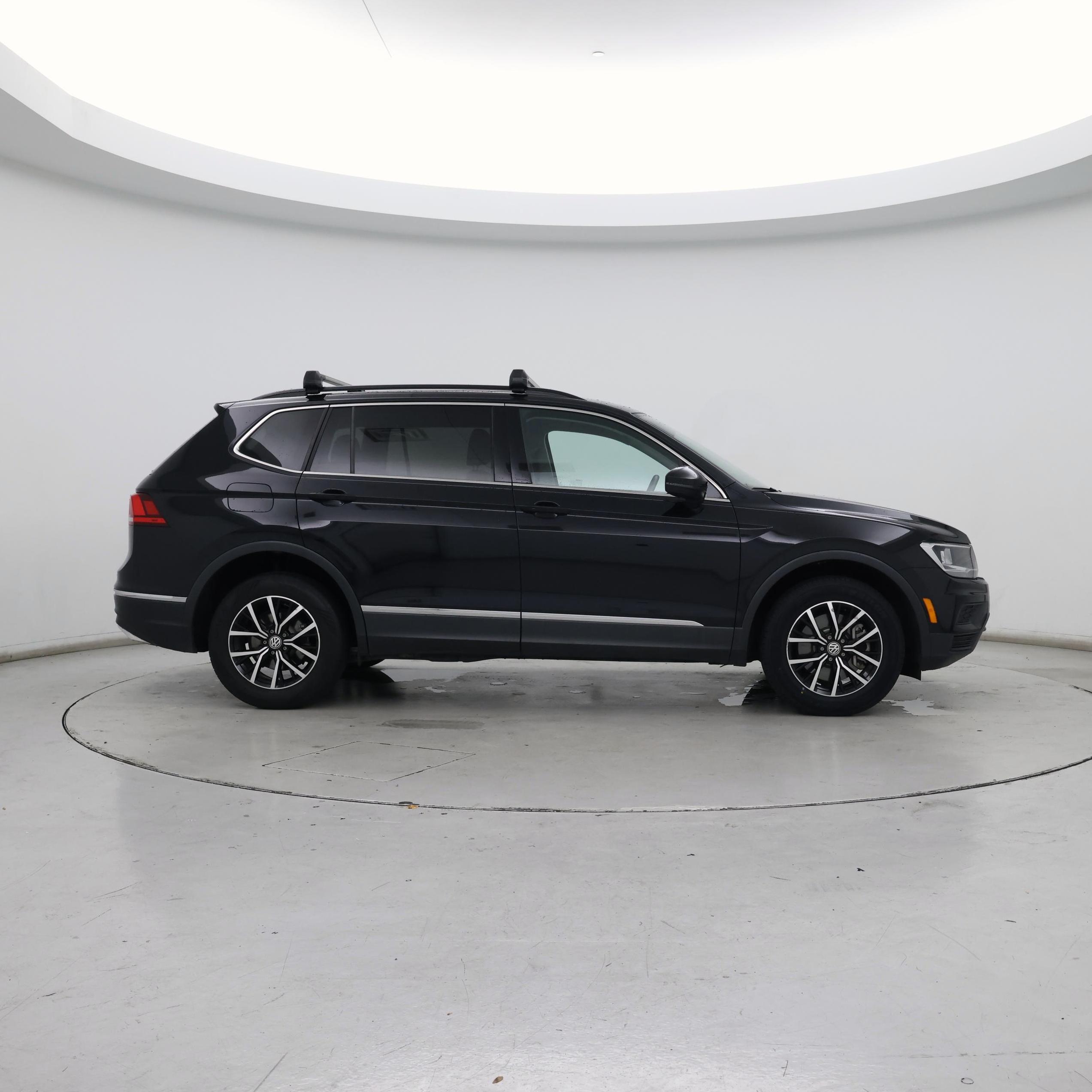 Thumbnail: 2021 Volkswagen Tiguan - 7