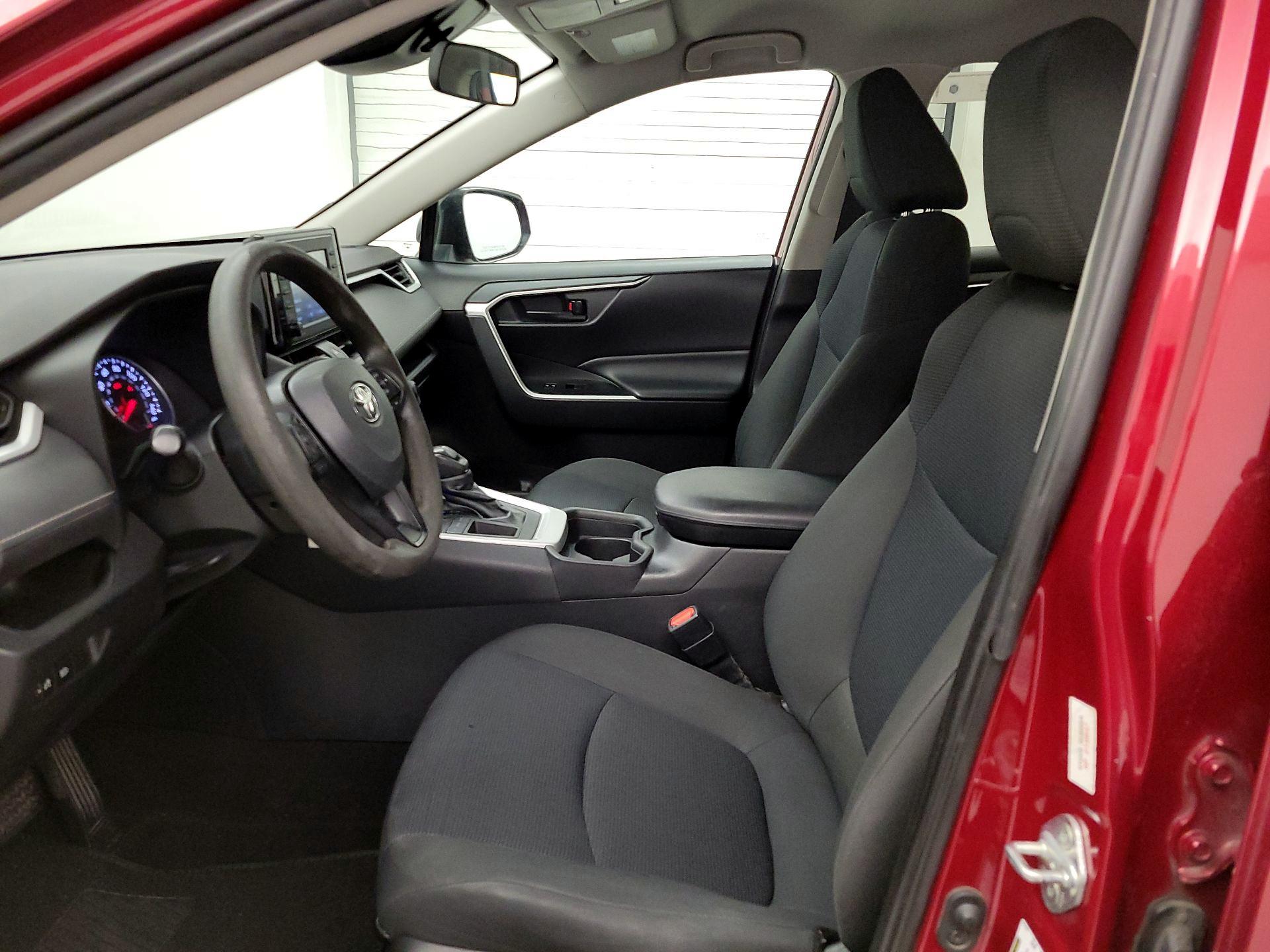 Thumbnail: 2021 Toyota RAV4 - 11