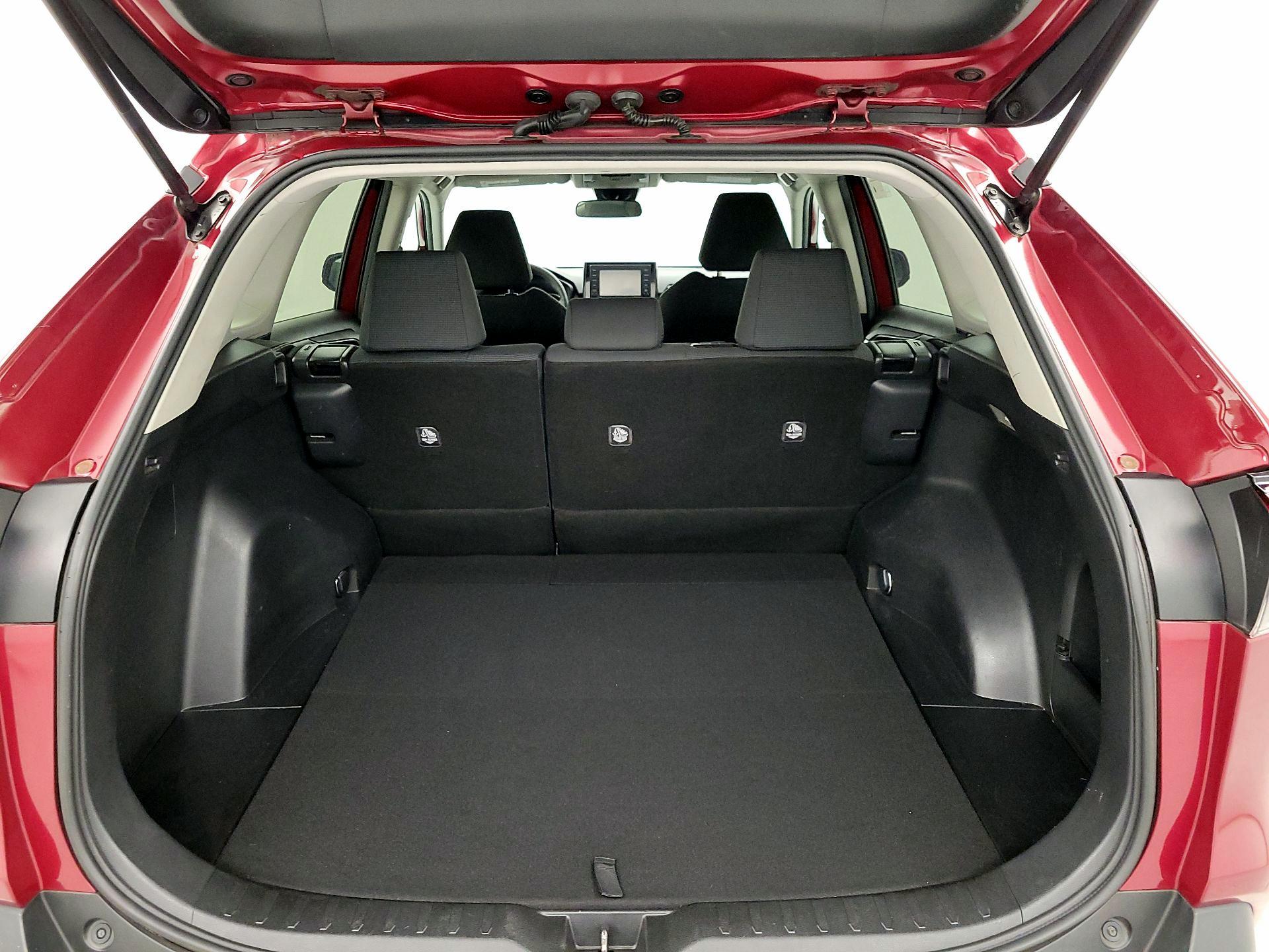 Thumbnail: 2021 Toyota RAV4 - 20