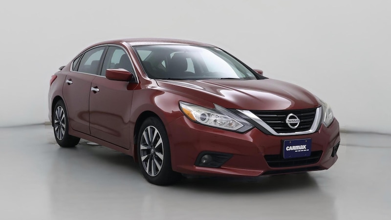 2017 Nissan Altima SV Hero Image