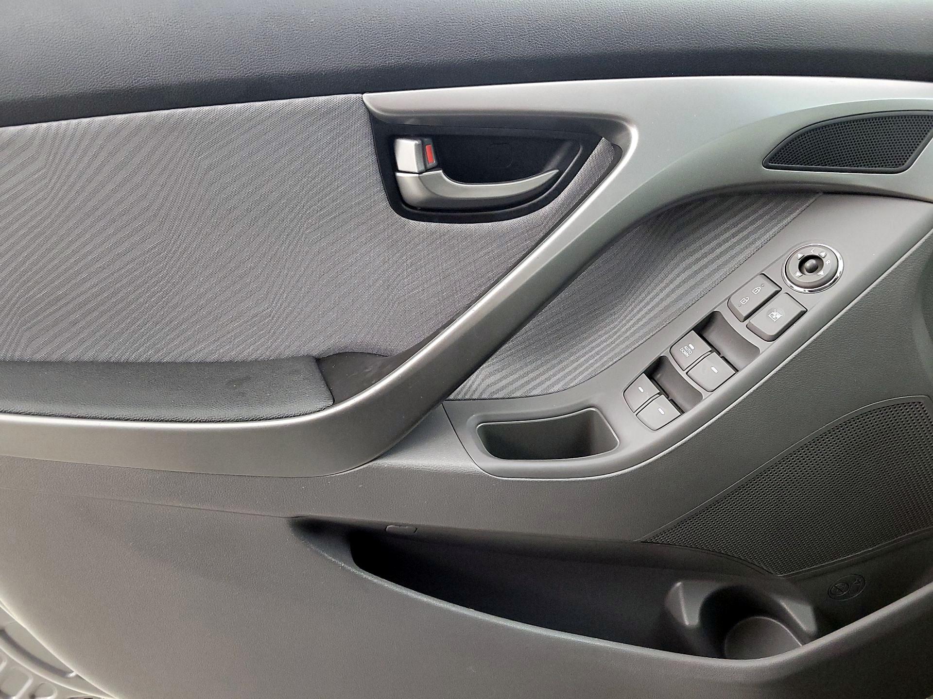 Thumbnail: 2013 Hyundai Elantra - 12
